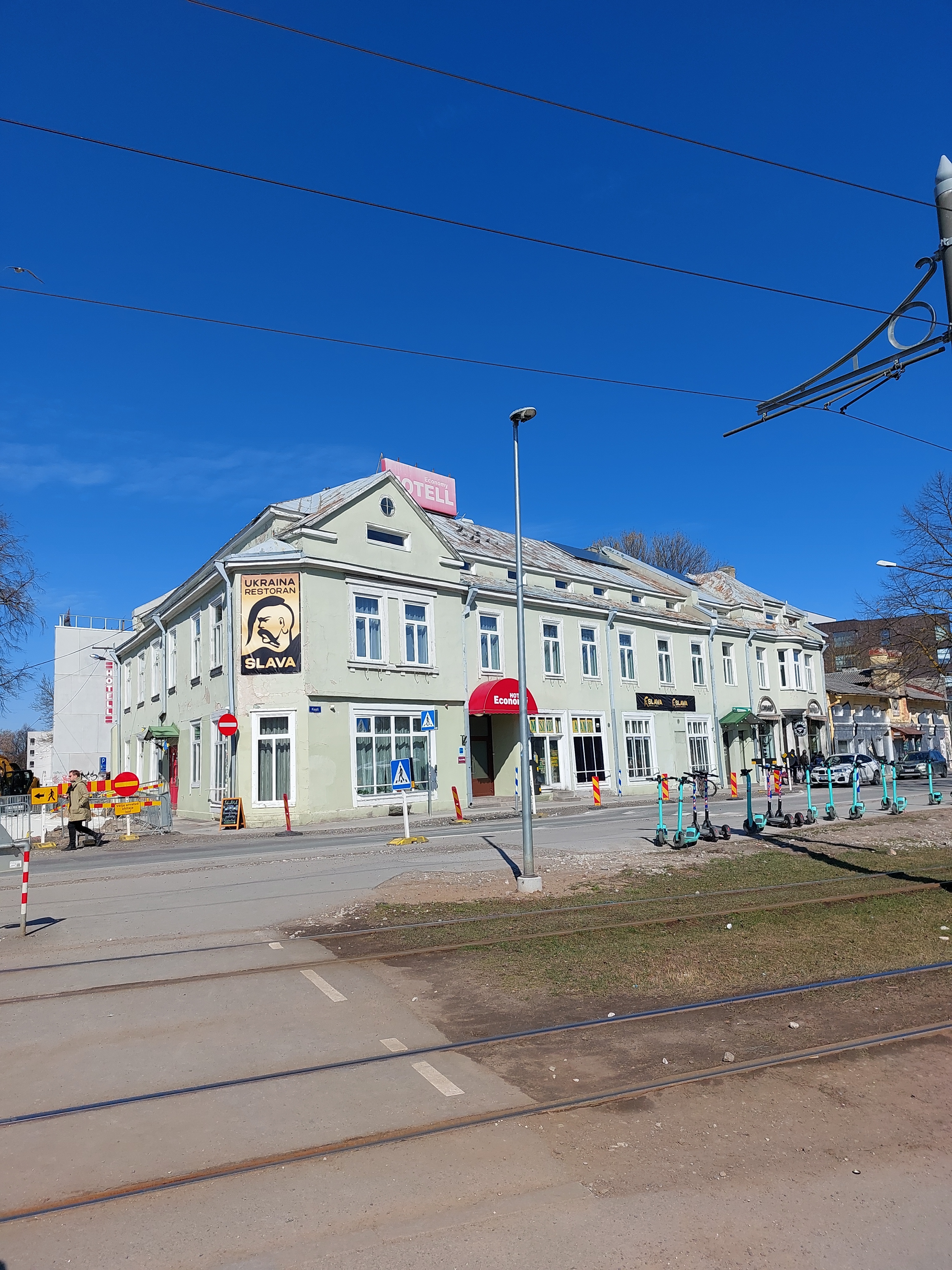 Tallinn. Hoone Kopli tn. Vaade üle trammirööbaste rephoto