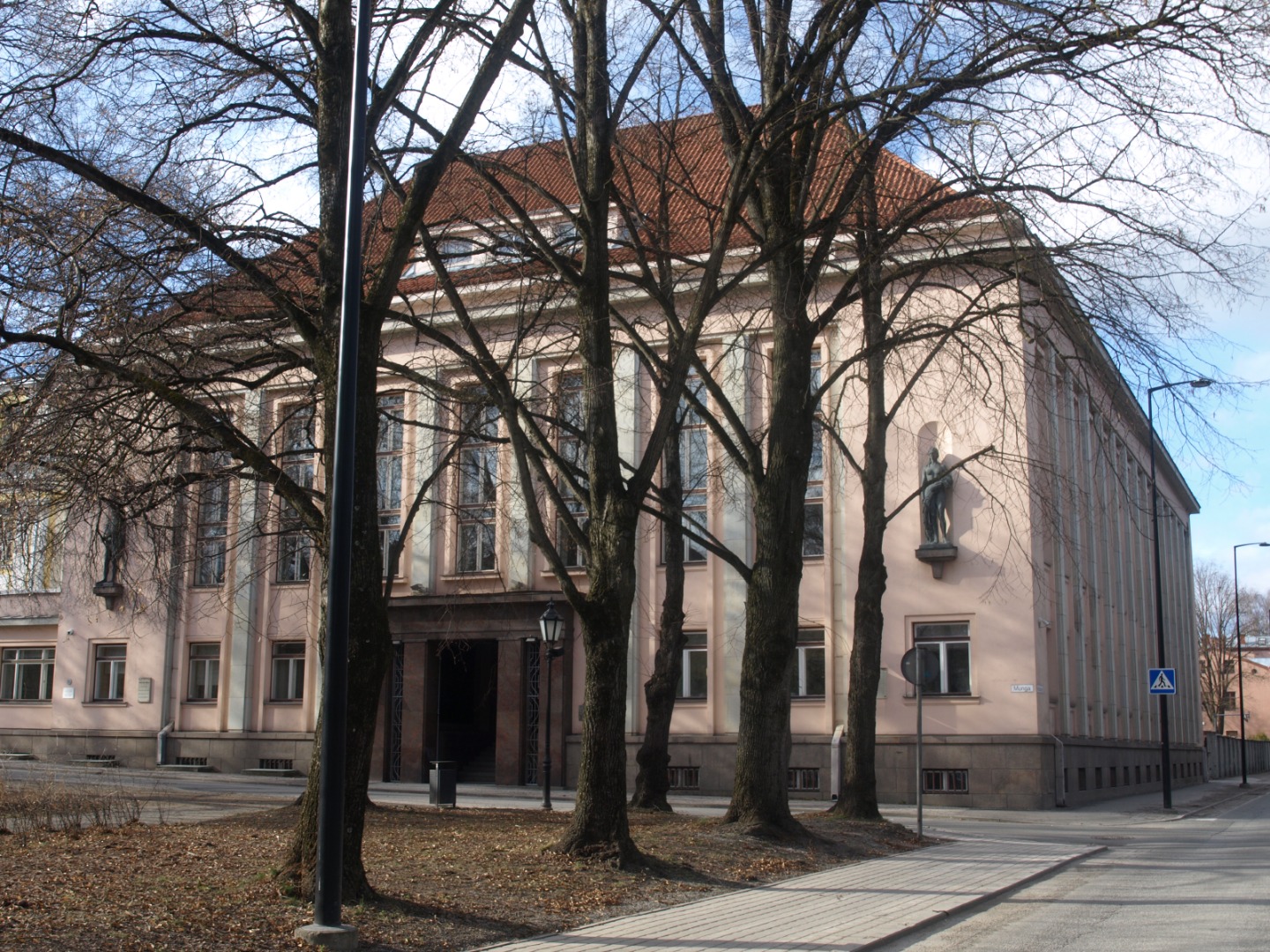 Eesti Panga Tartu osakonna hoone. Arhitektid Arnold Matteus, Karl Burman rephoto