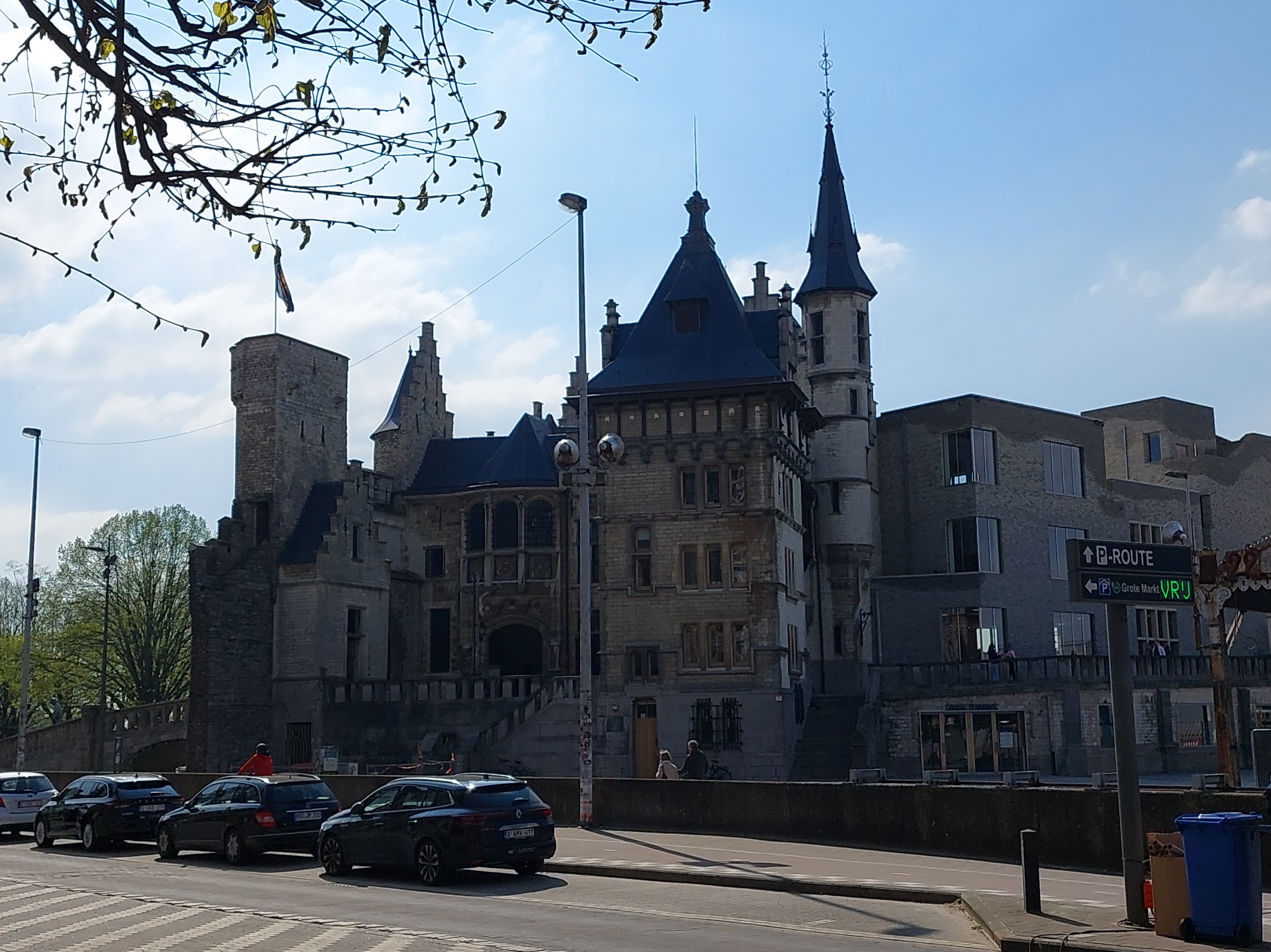 Anvers. - l'ancien Bourg du Steen, Exterieur van Het Steen in Antwerp rephoto