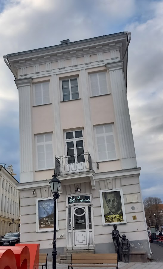 Raekoja plats 18, endine Kivisilla apteek. Tartu, u 1987. rephoto