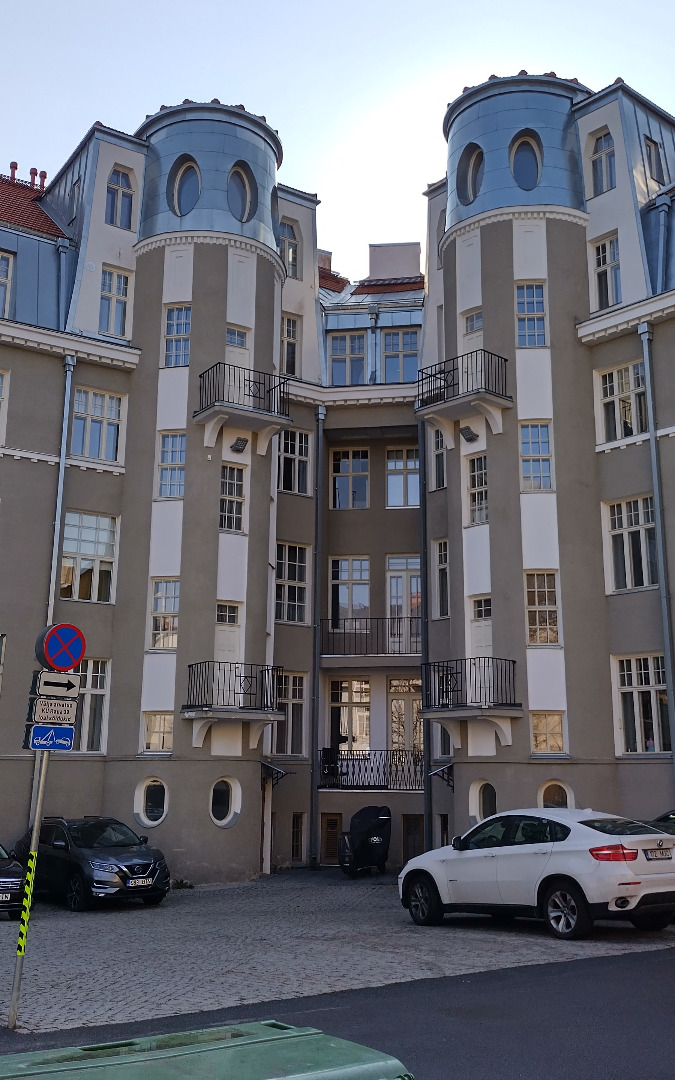 Apartment in Kadriorus, view of the courtyard. Architect Karl Burman rephoto