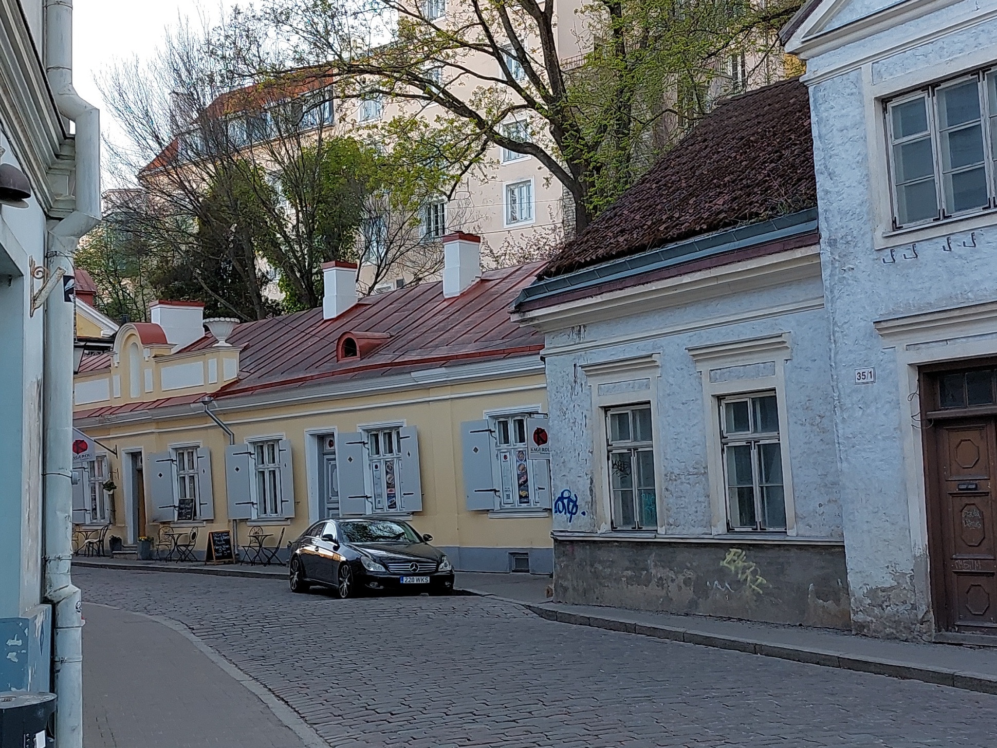Tallinn, Uus tänav Väikese Rannavärava kohal. rephoto