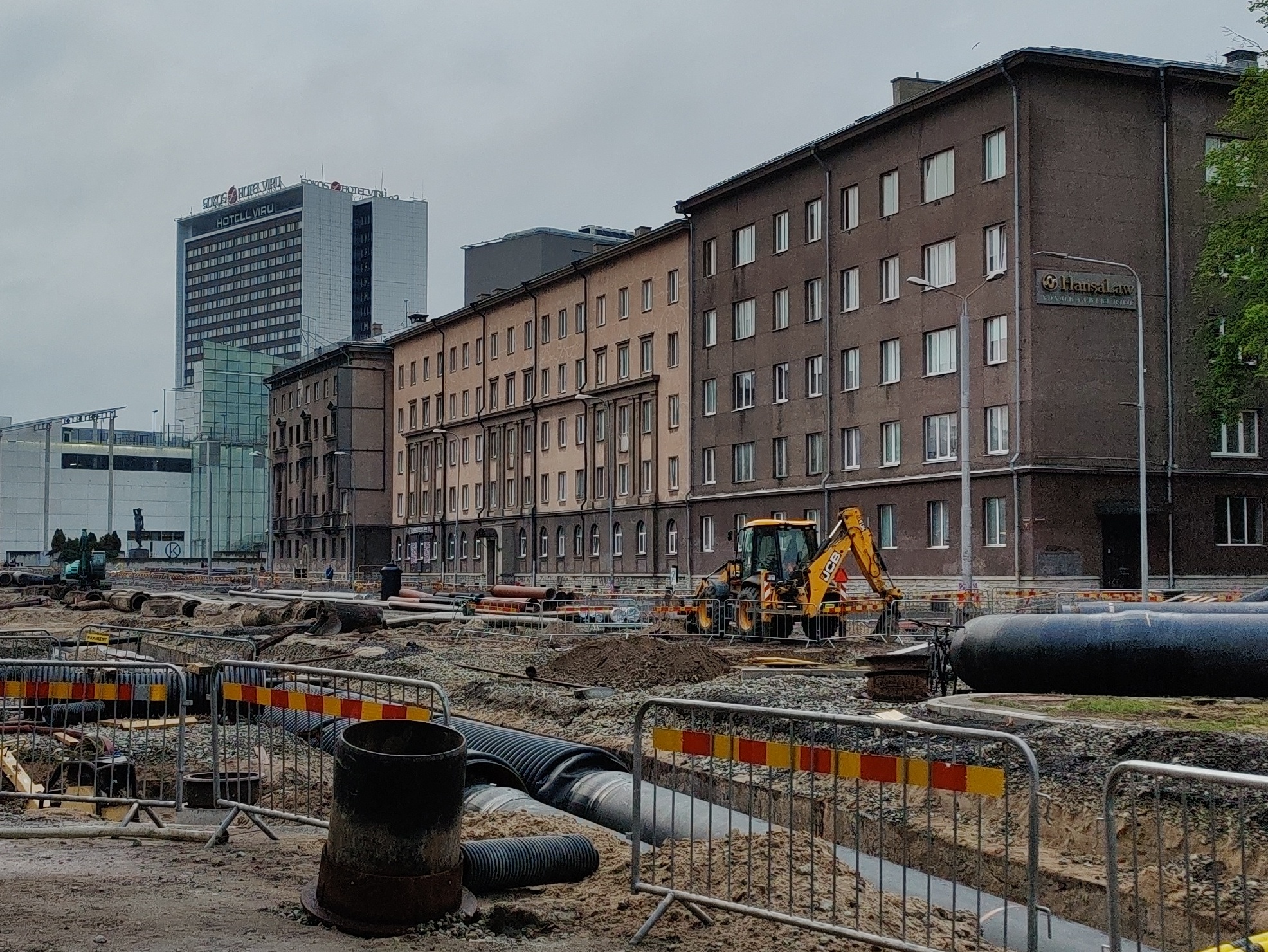 Viru hotel in Tallinn, view along Gonsiori tn-t, in front of the tram. Architects Henno Sepmann, Mart Port rephoto