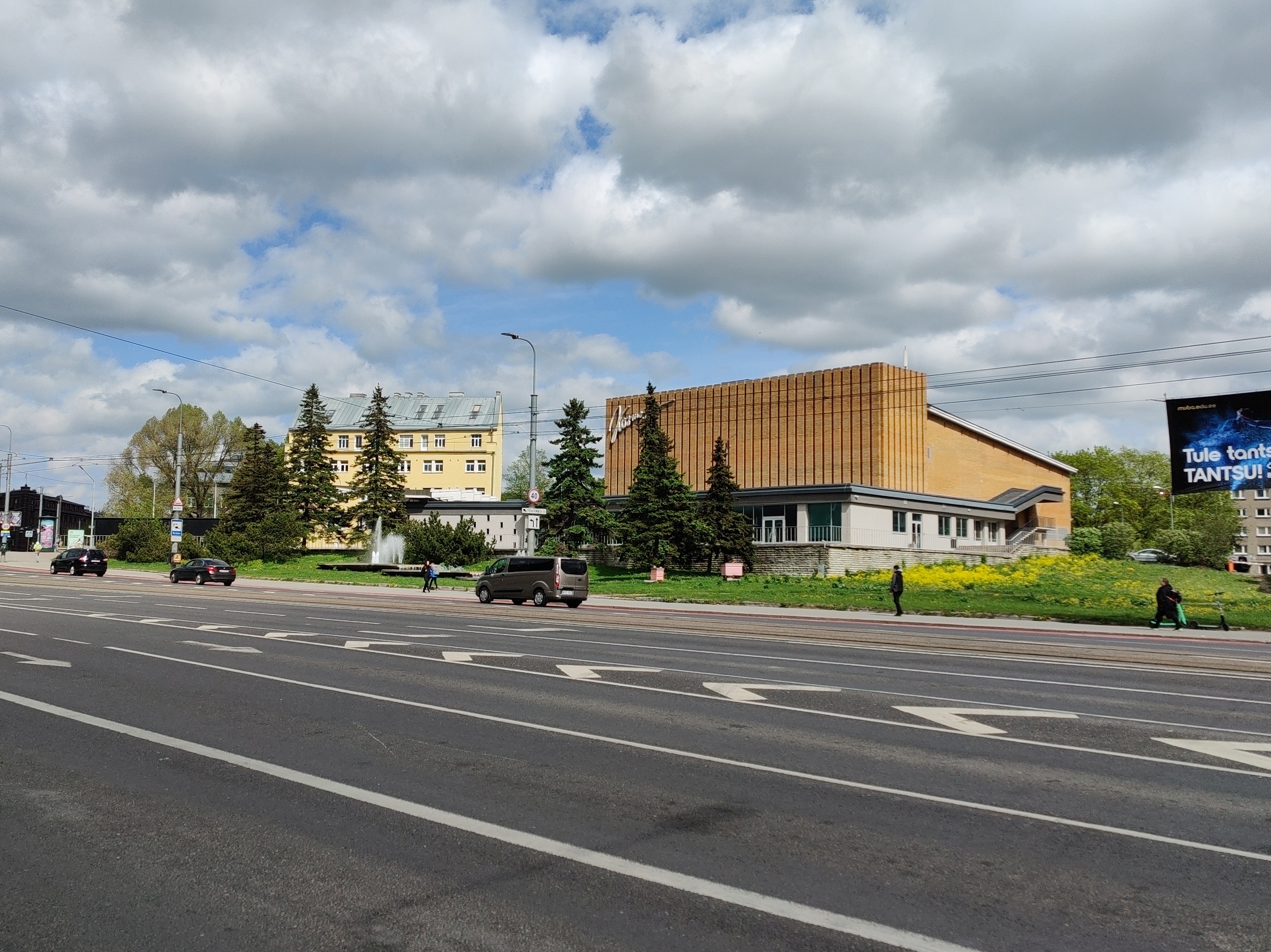 Pärnu highway in Tallinn, view of the cinema Space rephoto