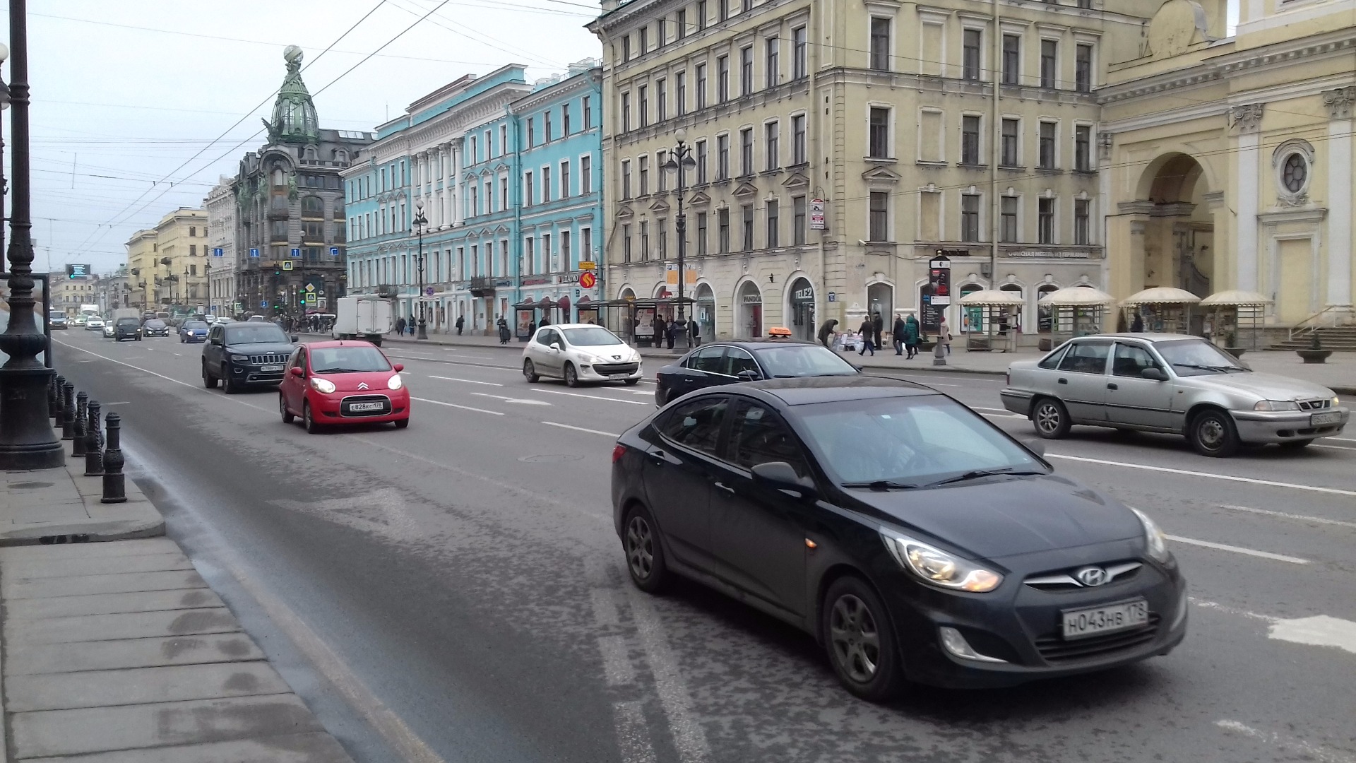 Veebruarirevolutsioon Peterburis - rongkäik Nevski prospektil rephoto