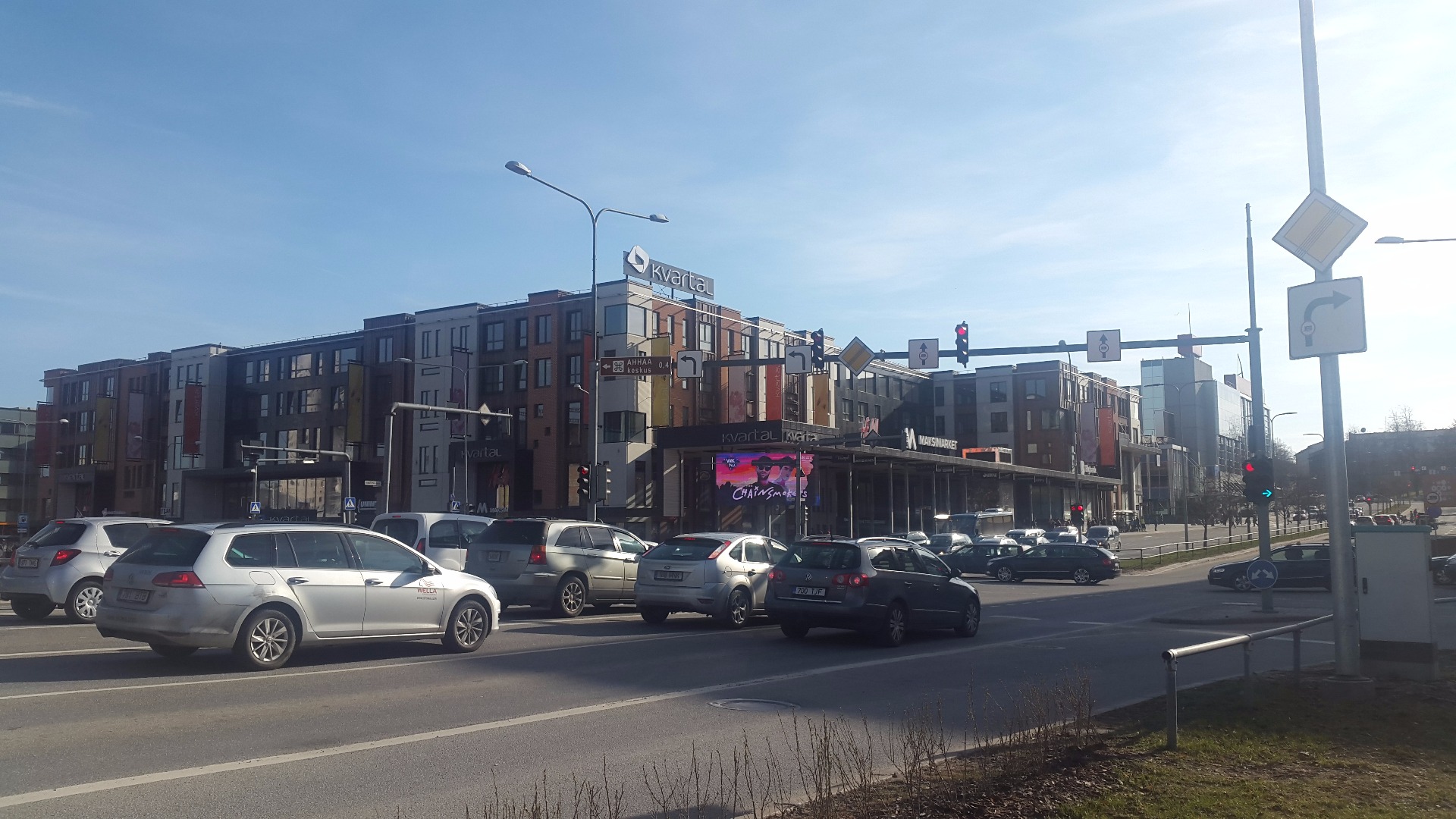 The crossing of market street and Riga highway in Tartu in 1970 rephoto
