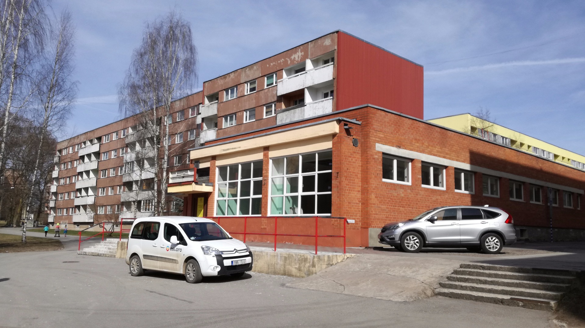 Raamatupood Tartus Annelinnas, vaade hoonele rephoto