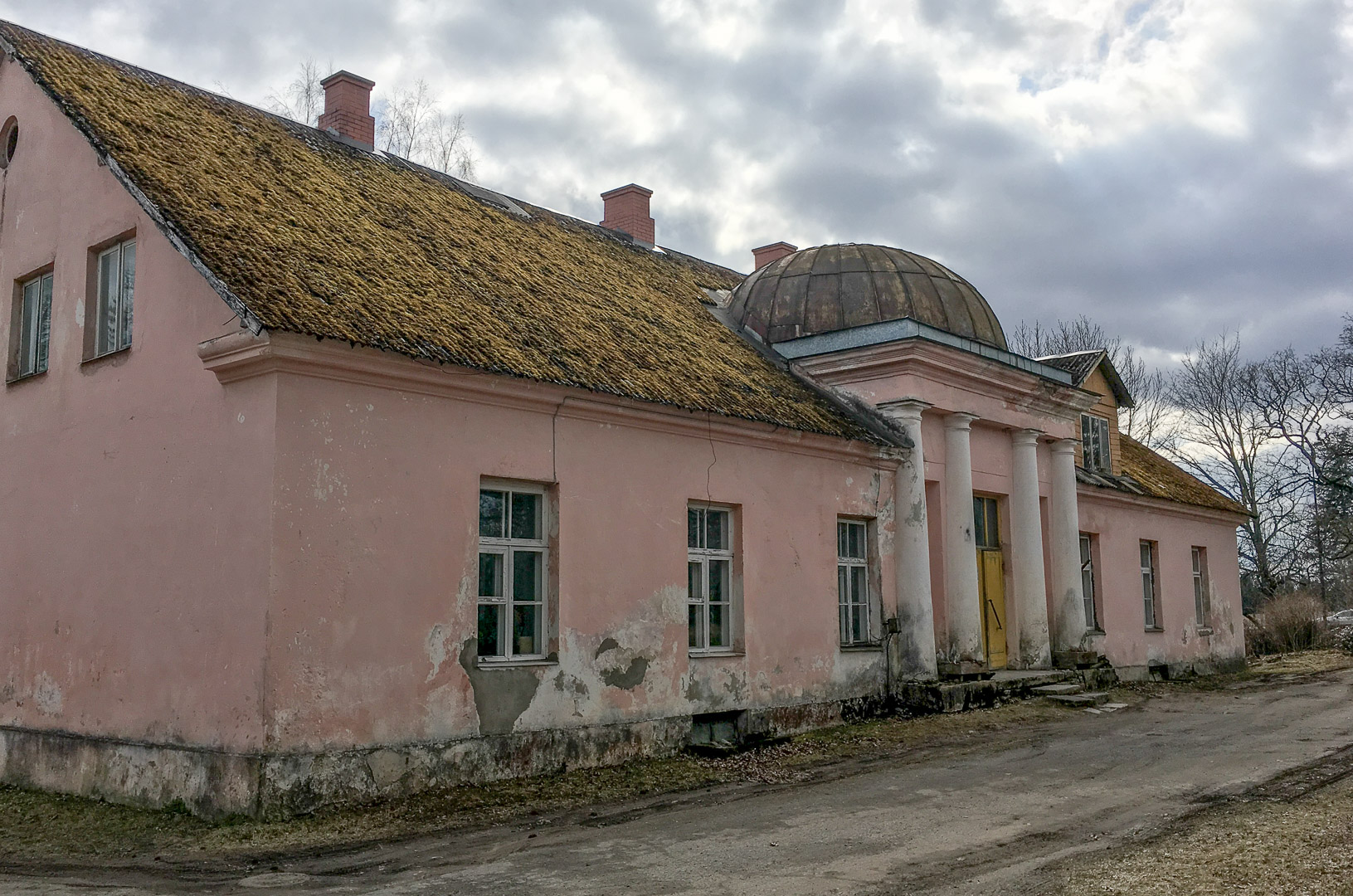 Valtu Manor sidewalk rephoto