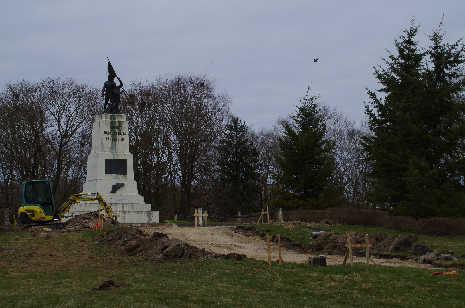 Estonia : Rakvere monument for fallen rephoto