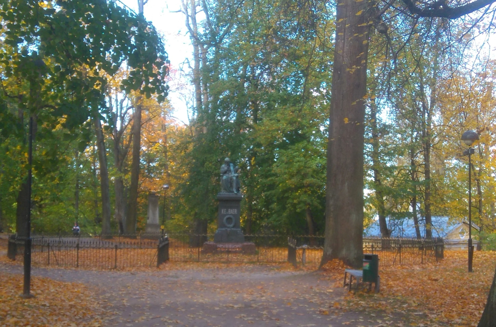 Tartu, E. K. Baer´i mälestussammas Toomemäel rephoto