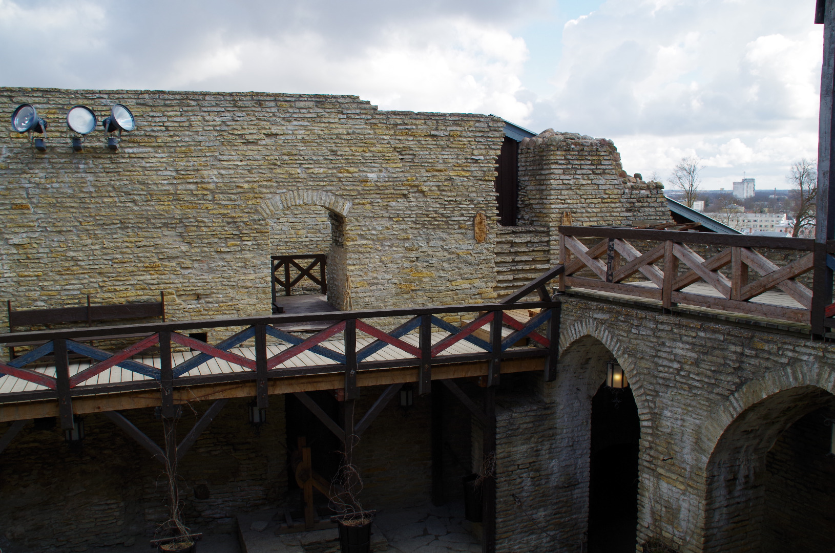 Ruins of Rakvere Castle rephoto