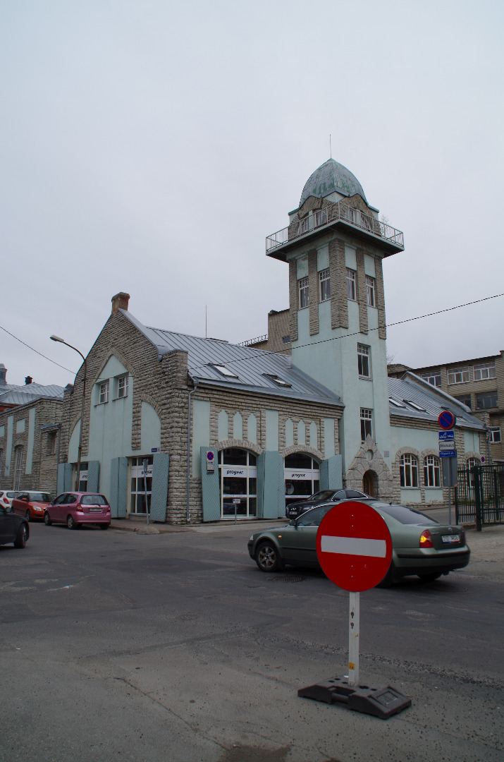 Tselluloosivabriku tuletõrjehoone Tallinnas, vaade hoonele. Arhitekt Jacques Rosenbaum rephoto