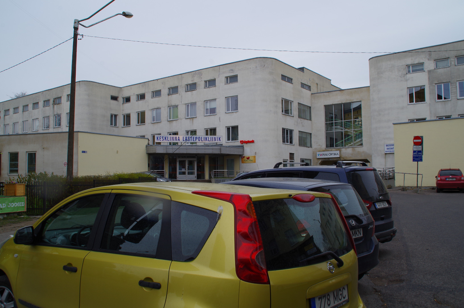 Lastepolikliinik, vaade sissepääsu poolt. Arhitekt Hansi Aru, EP rephoto