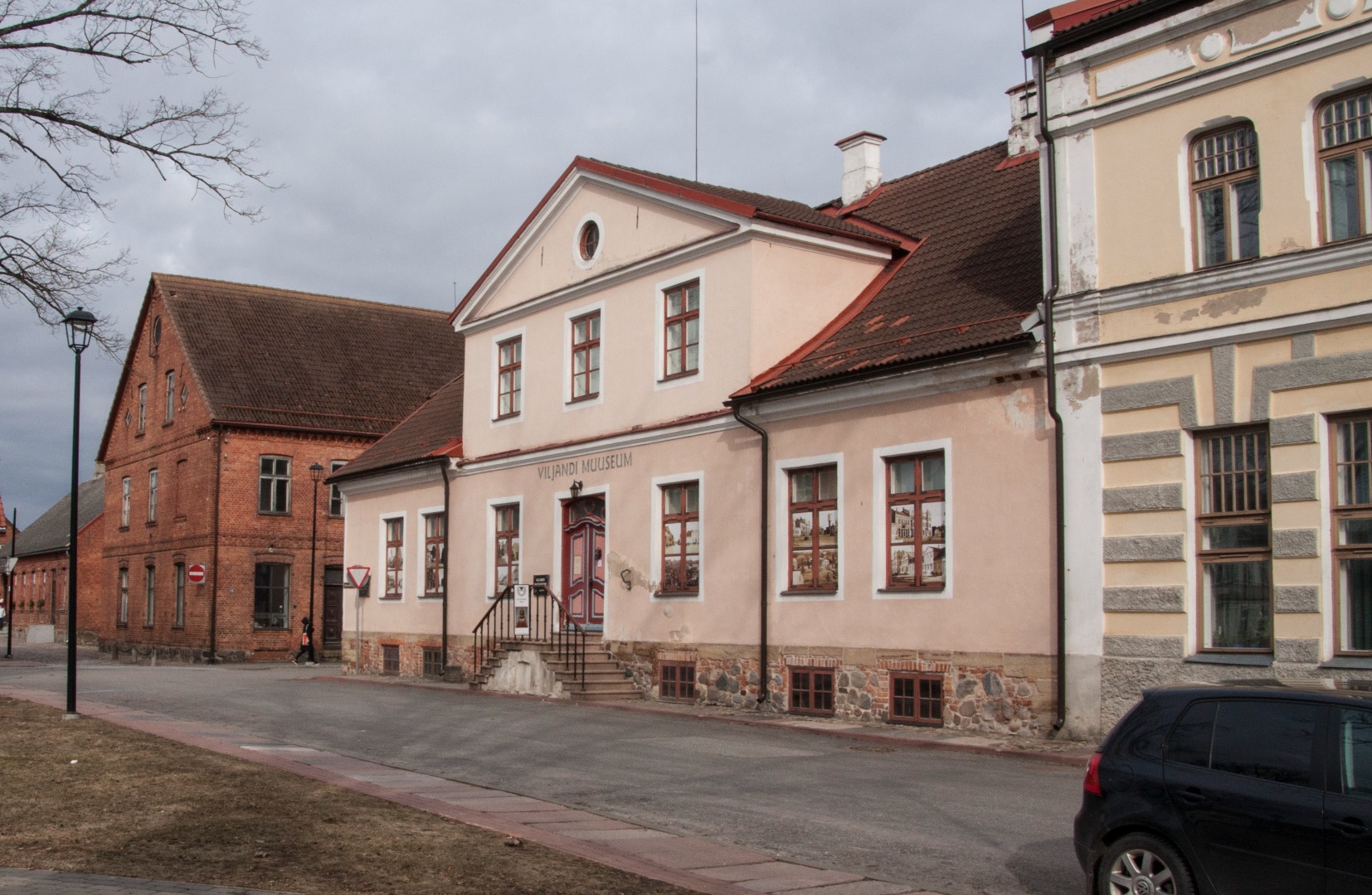 foto, Viljandi, muuseum, arhiiv, V. Kingissepa (Lossi) tn- Kauba tn nurk, 1978, foto E. Veliste rephoto