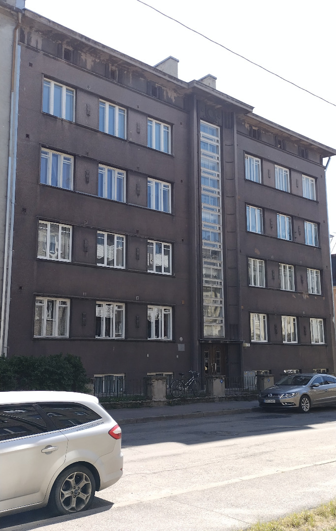 Korterelamu Tallinnas Tina 17, vaade hoonele. Arhitekt Edgar Kuusik rephoto