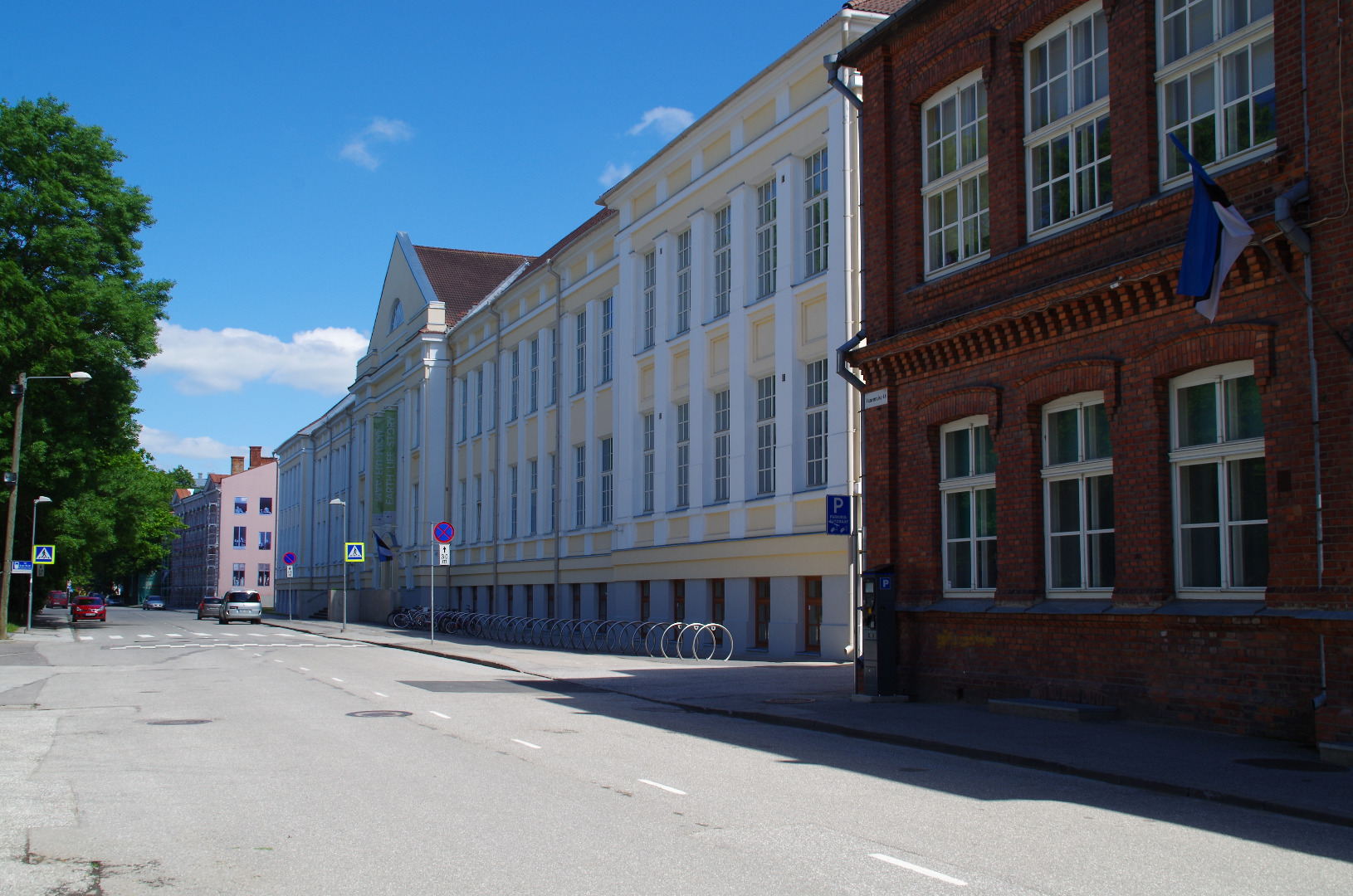 School building at the University of Tartu on Vanemuise Street rephoto