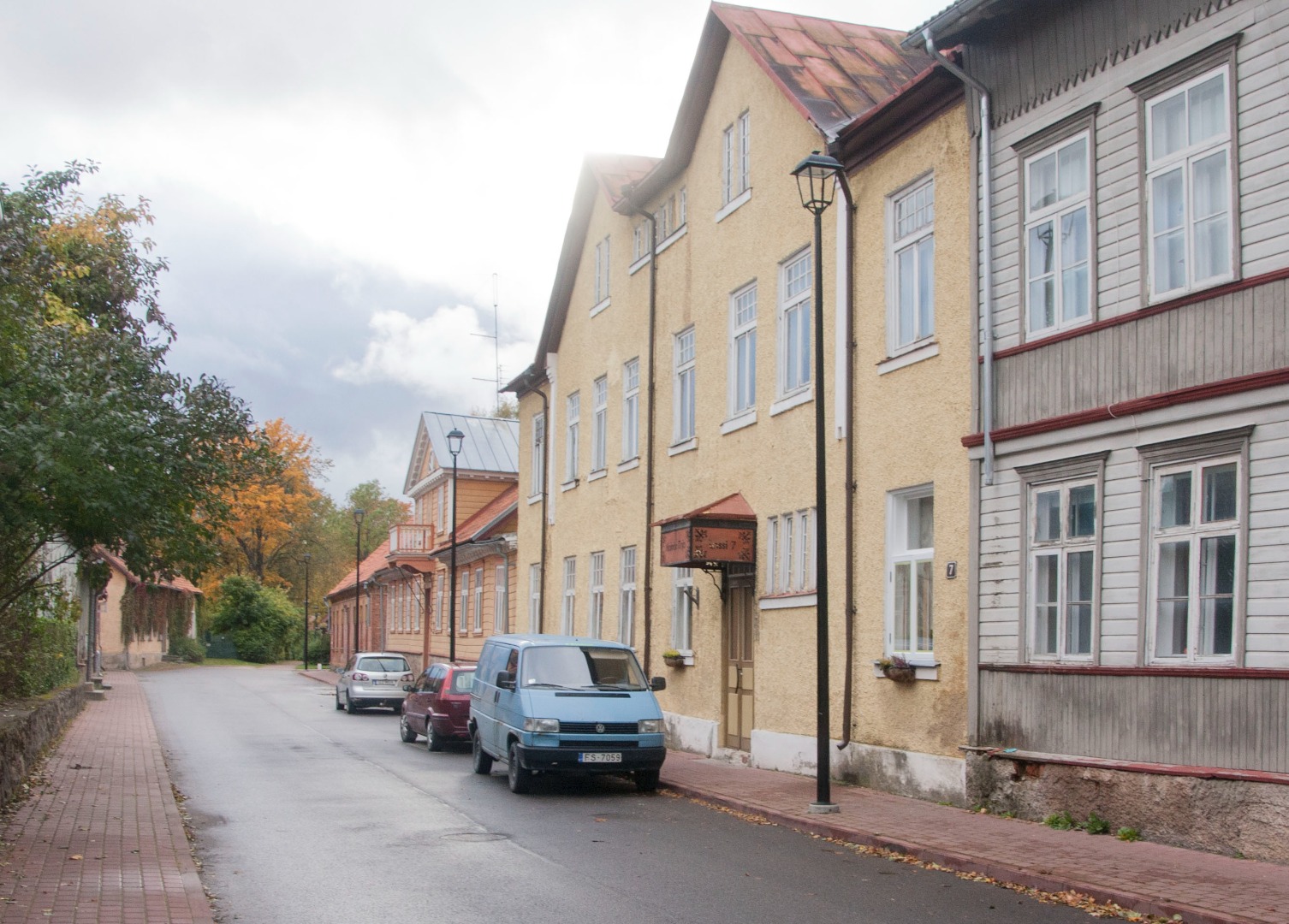 foto, Viljandi, Lossi tn 3, 5, 7, kohvik-toidubaar Kirsimäe, 1978, foto E. Veliste rephoto