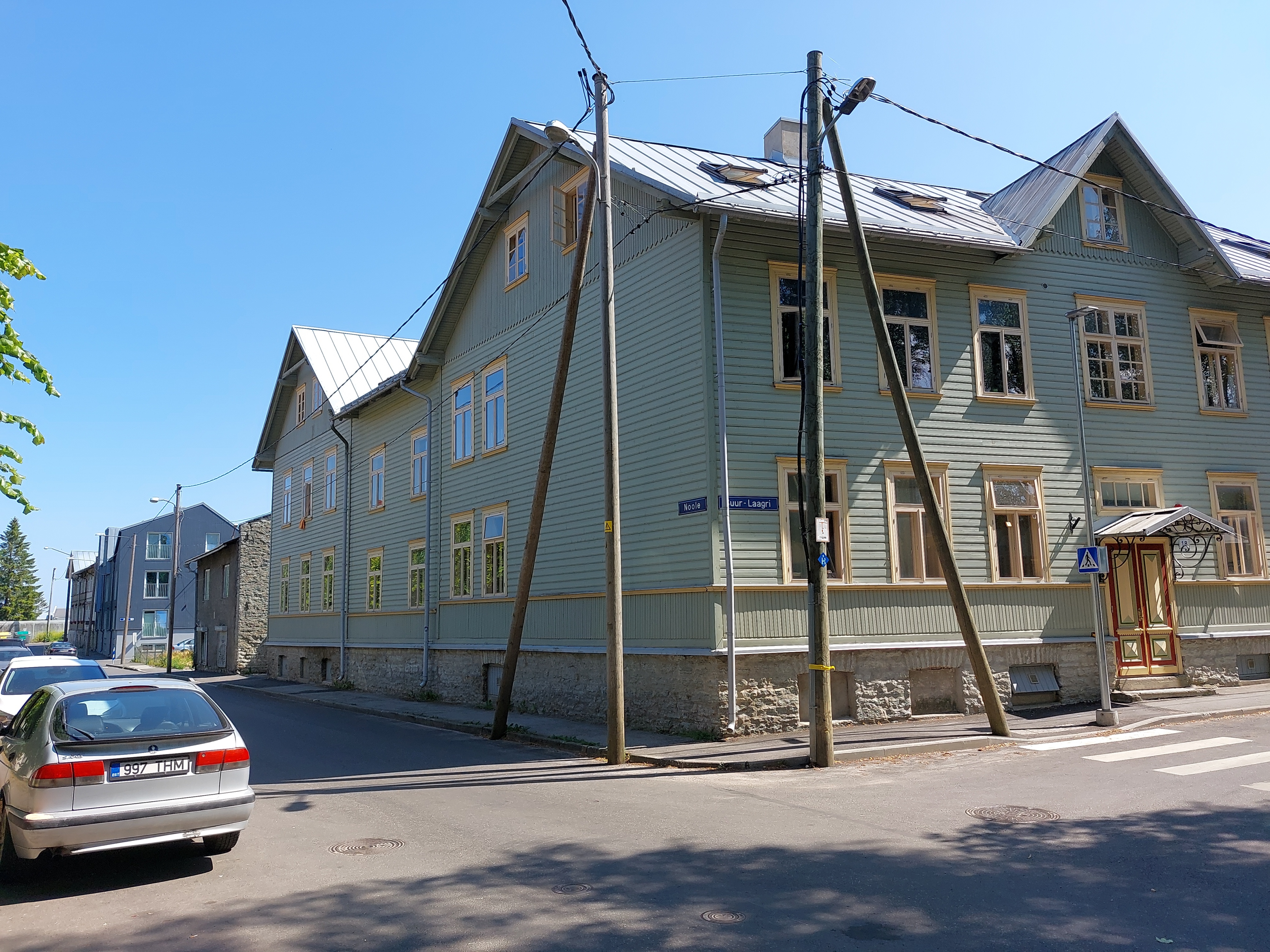 View of the building Arrow Street 18. rephoto