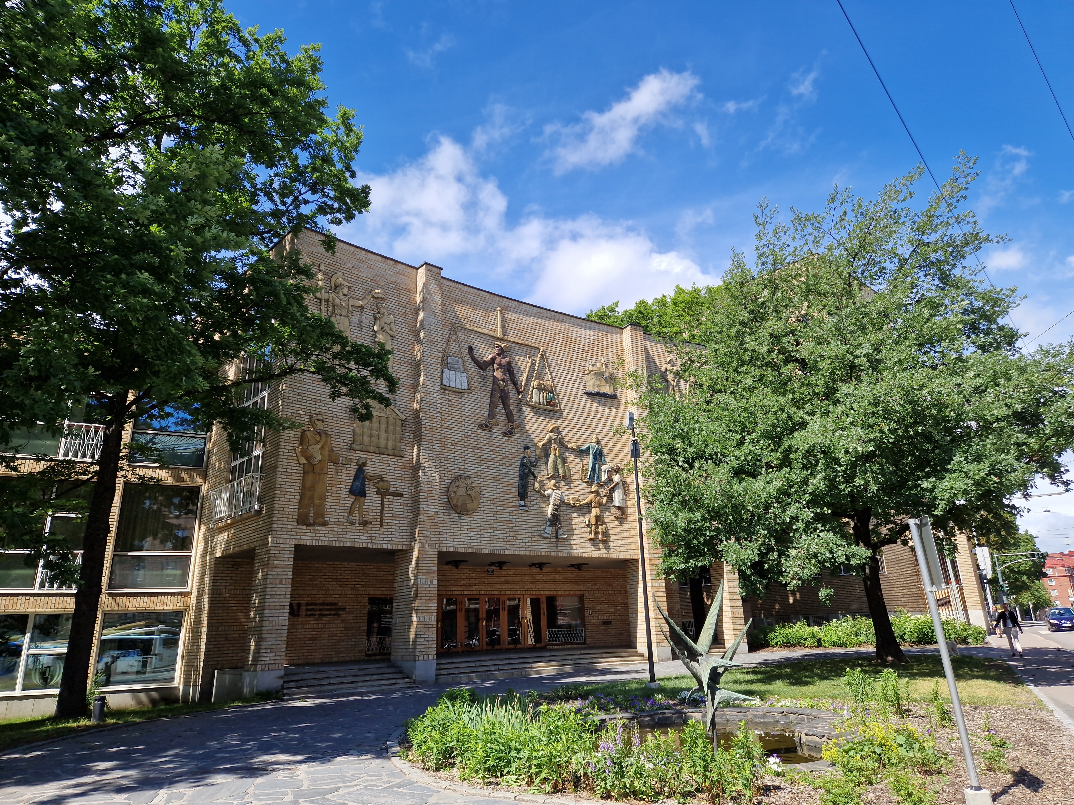 Ceramic reliefs of the facade, main building rephoto