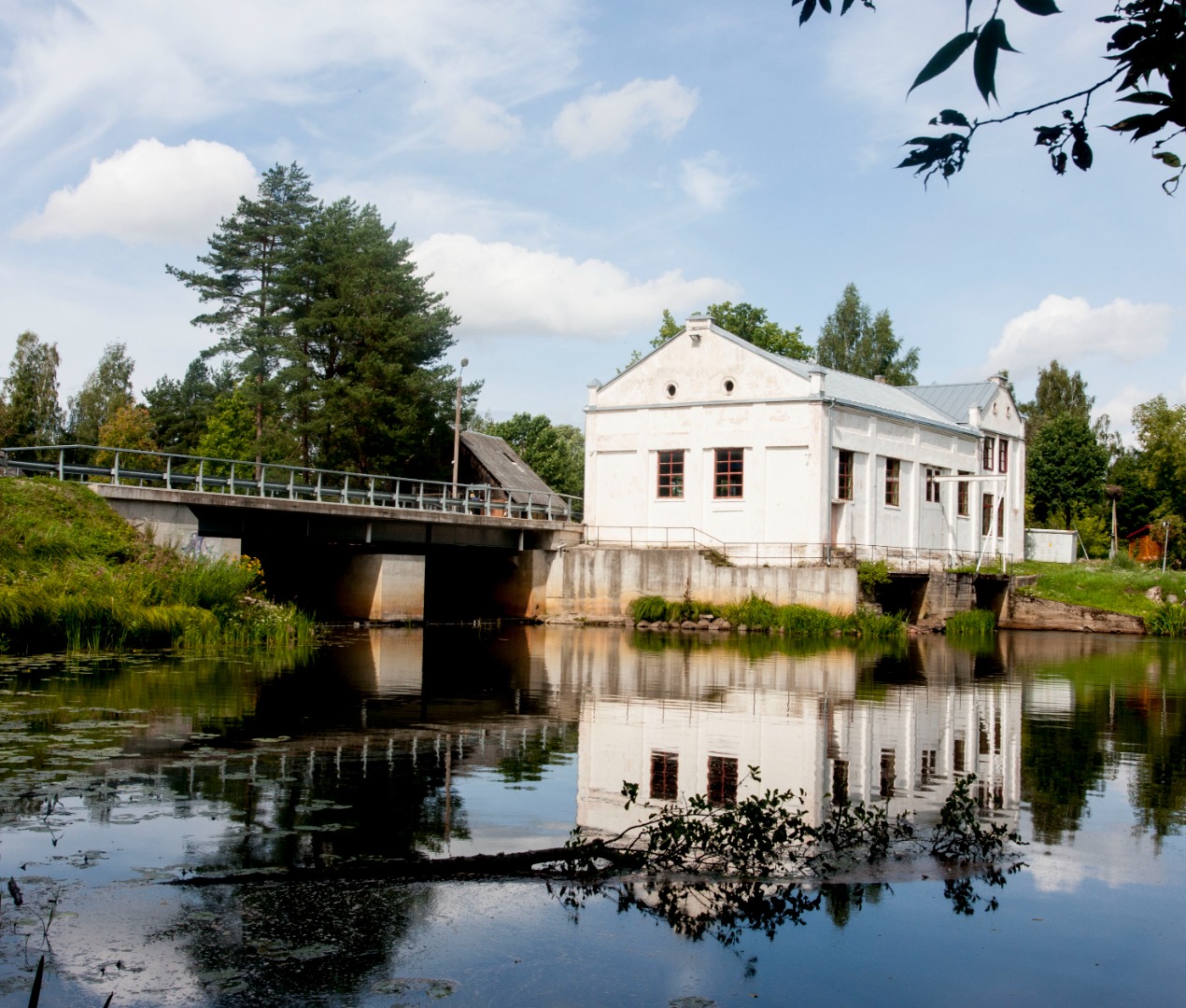 Hydroelectric power plant in the Võhandu River. rephoto