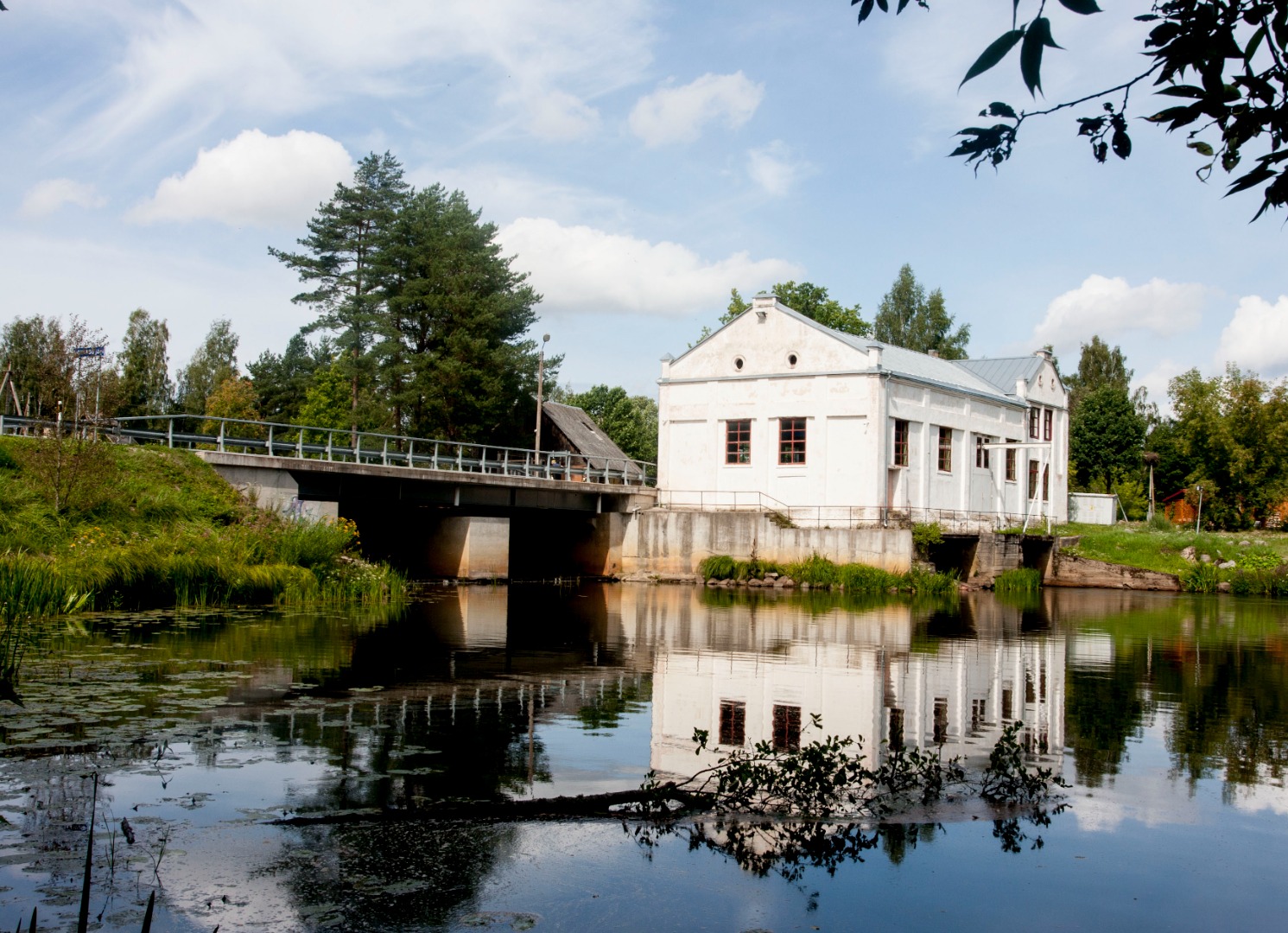 Foto. Komsomoli löökehitus  - Leevaku hüdroelektrijaam. rephoto