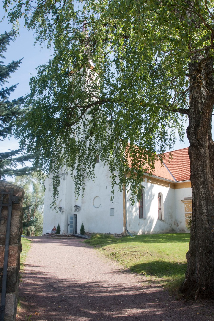 Maarja kirik Põlvas. rephoto