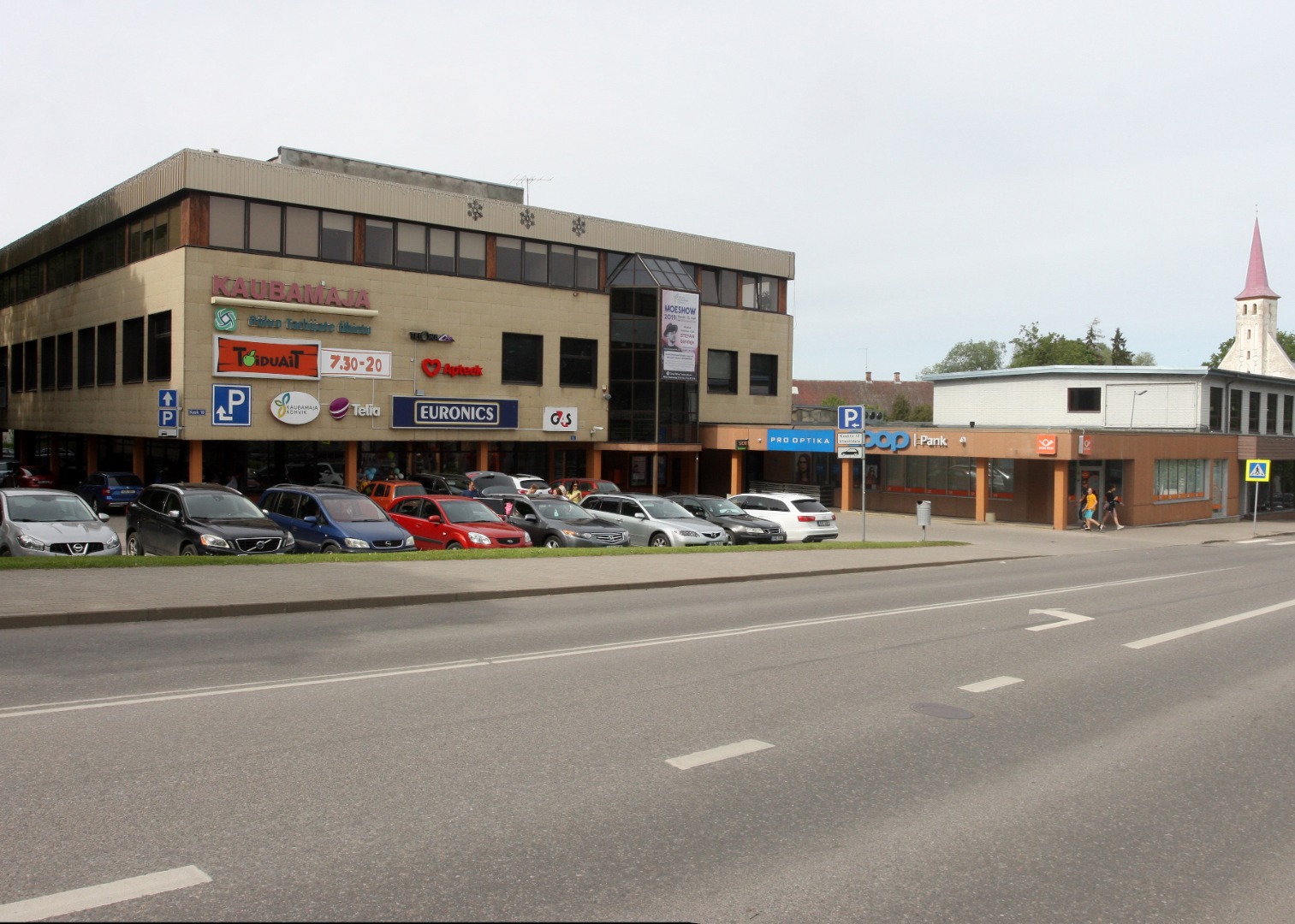 Jõulukuuse paigaldamine Põlvas rephoto