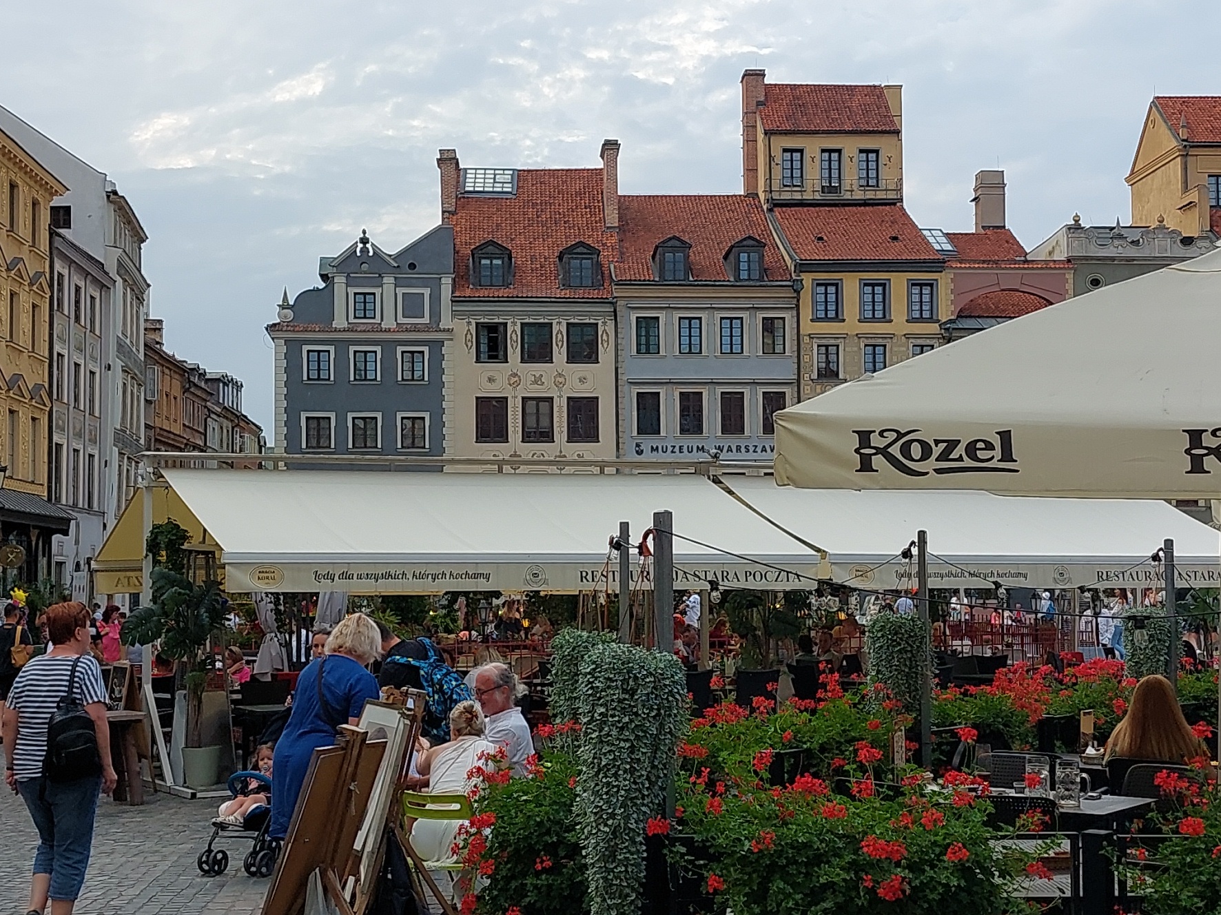 Estonians on an excursion in the Old Town of Warsaw rephoto