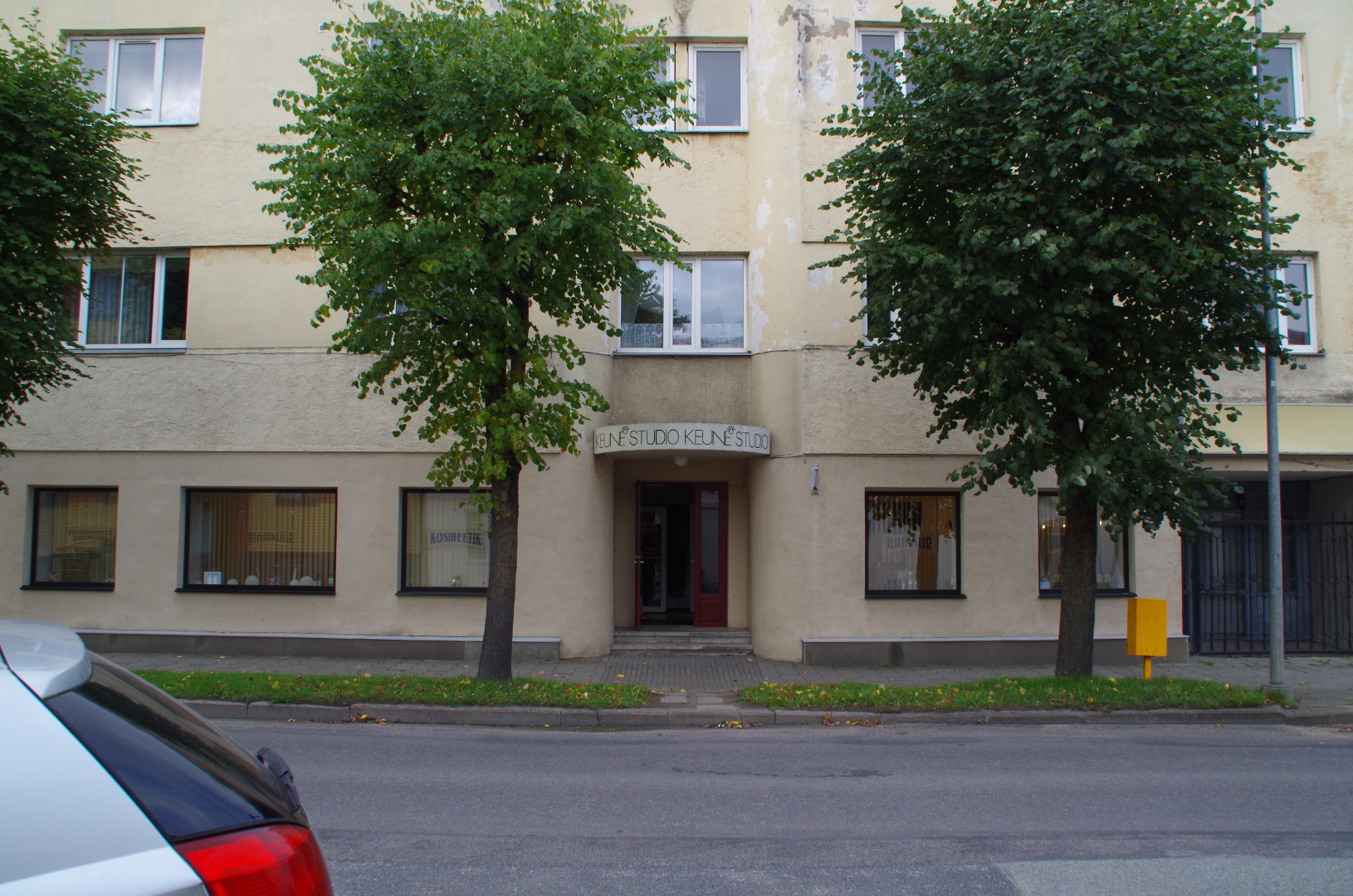 Ajalehe Virumaa Teataja hoone varemed Laial tänaval. rephoto