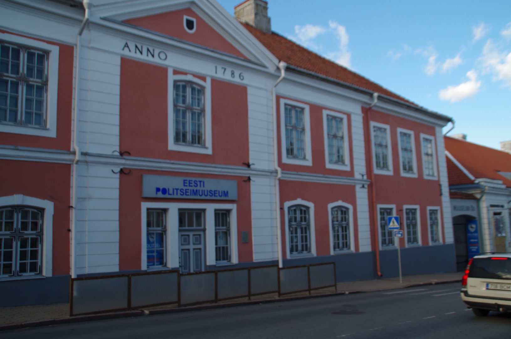 Rakvere kohtuhoone - This is a photo of cultural heritage monument of Estonia number rephoto