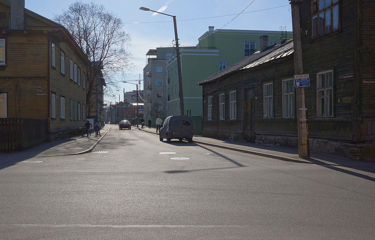 Tallinn, Kesklinn, Kadriorg, Vesivärava tänava ja Faehlmanni tänava nurk rephoto