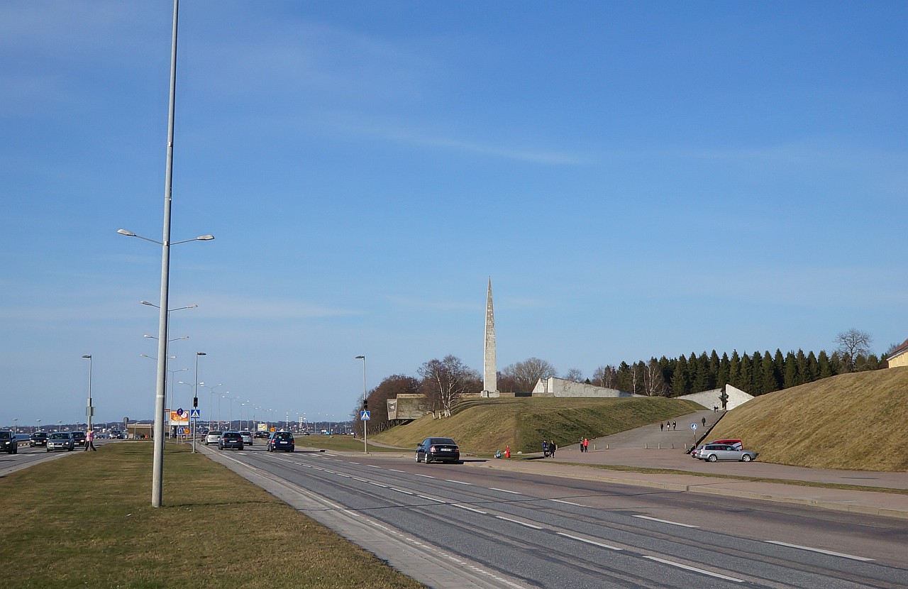 Tallinn, Kesklinn, Kadriorg, Pirita tee Maarjamäe all. rephoto