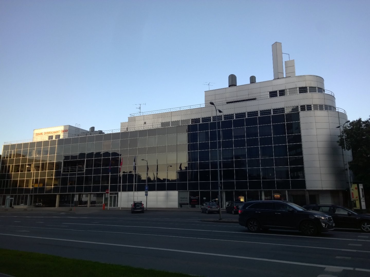 Panga- ja büroohoone (endine EVEA pank), vaade Pronksi tänavalt. Arhitektid Vilen Künnapu, Ain Padrik (AB Künnapu & Padrik) rephoto