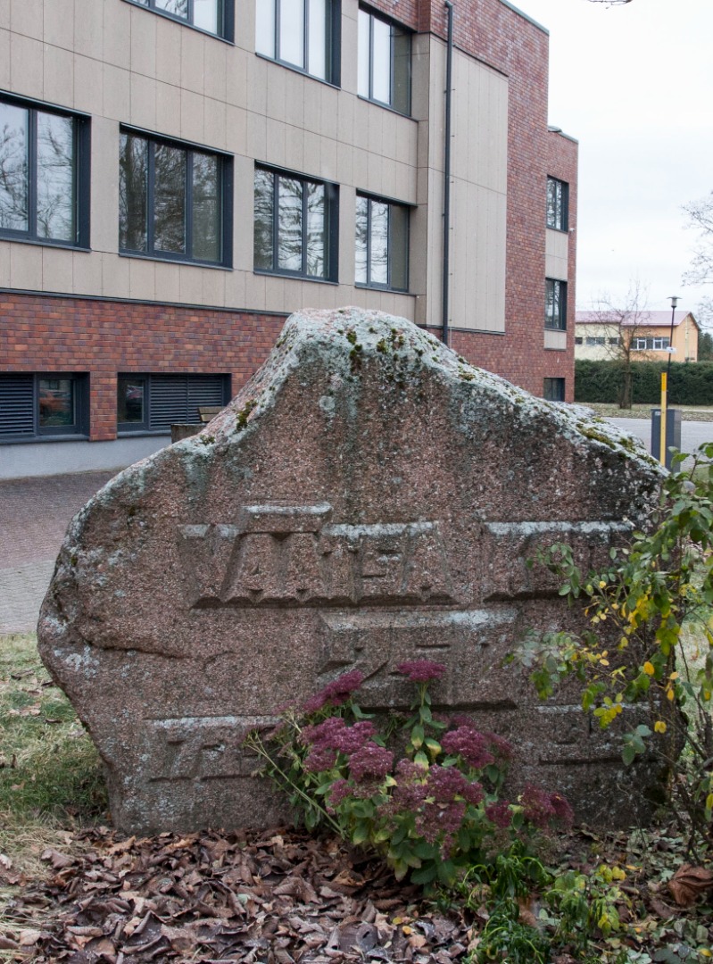 Mälestuskivi Väätsa kooli 250. aastapäevaks rephoto