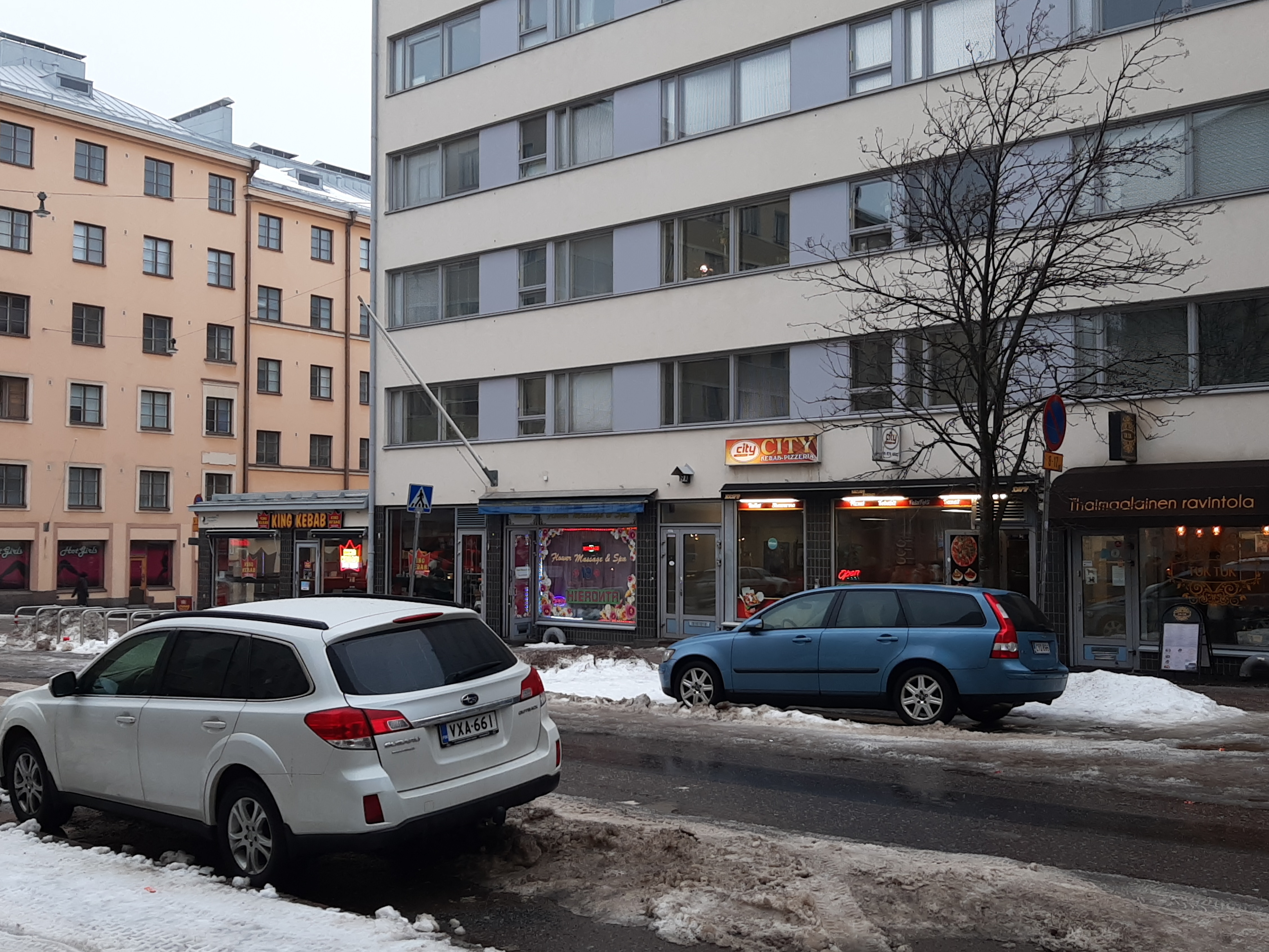 Vaasankatu 19, taustalla vasemmalla Kustaankatu 6. rephoto