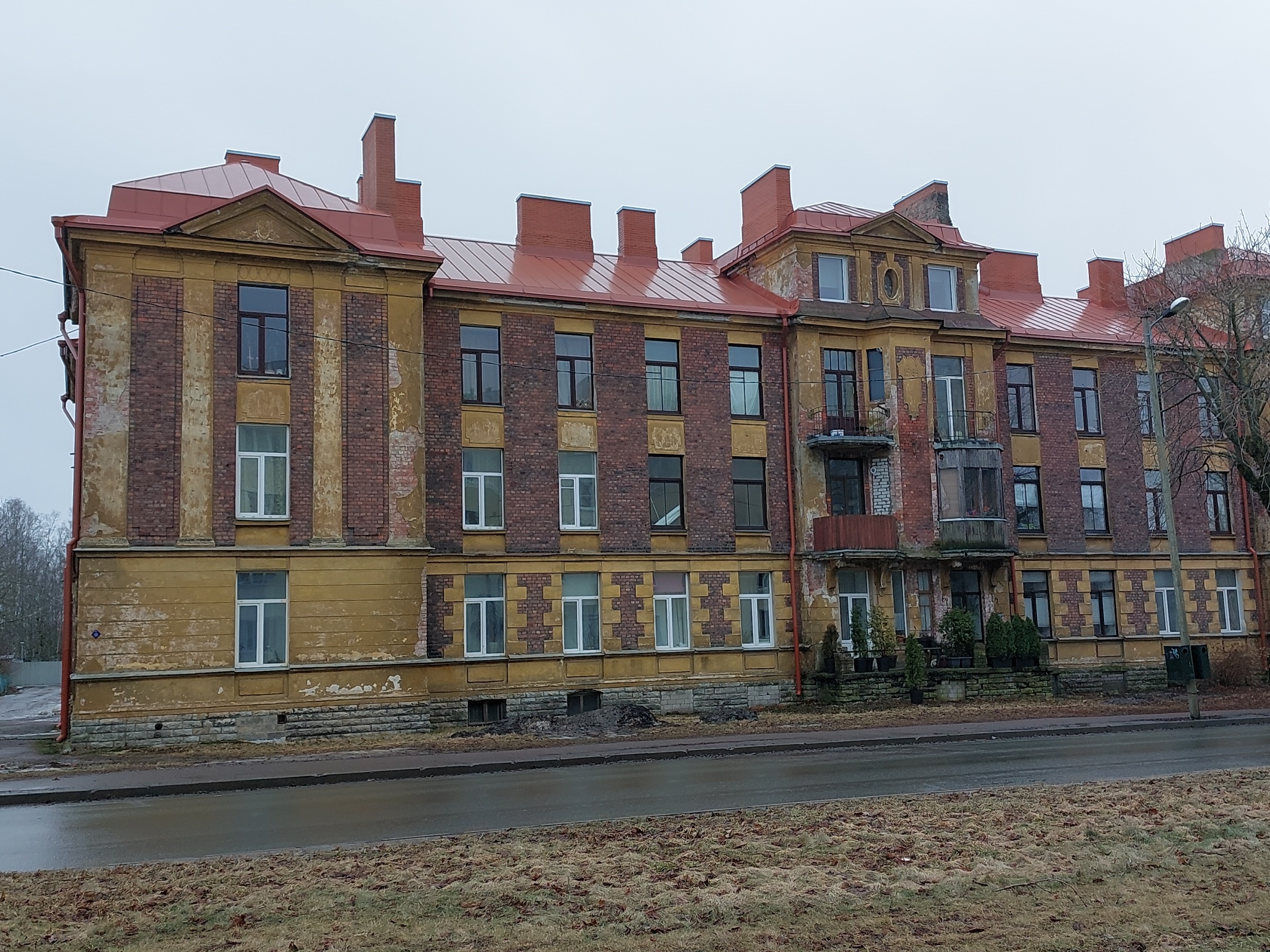 Peeter Suure merekindluse garnisoni üleajateenijate elamu Koplis. rephoto