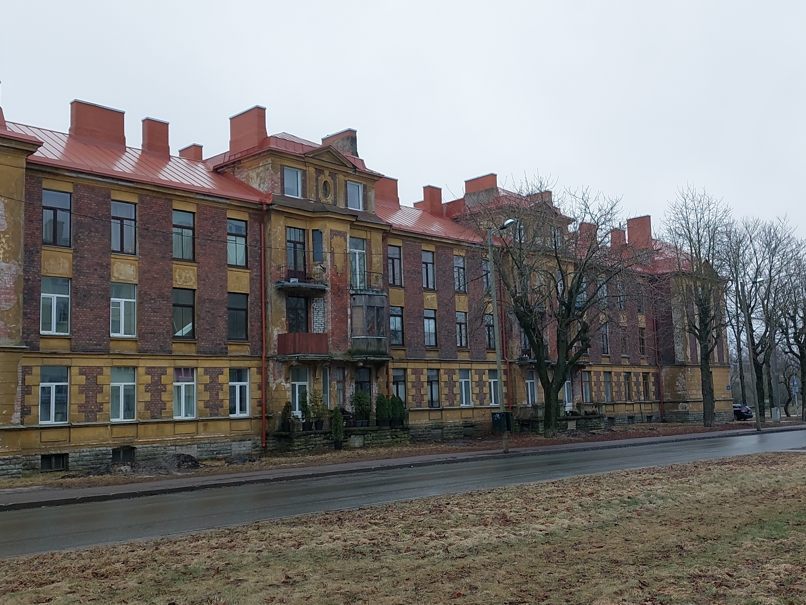Peeter Suure merekindluse garnisoni üleajateenijate elamu Koplis. rephoto