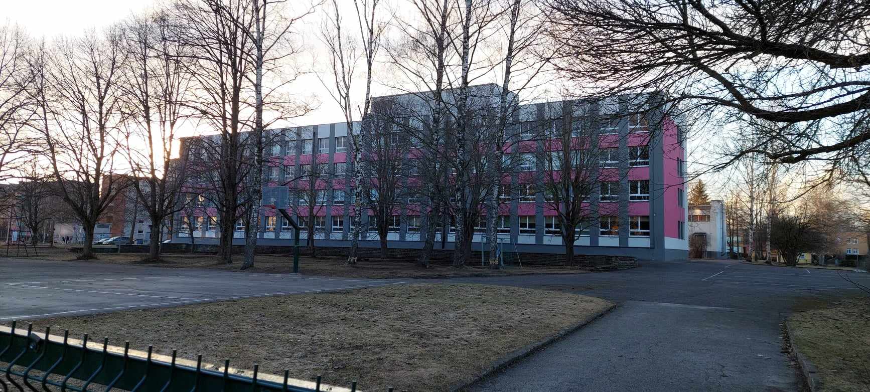 Tartu, vene keskkoolihoone Uuel tänaval rephoto
