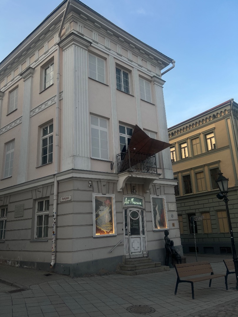 Raekoja plats 18, endine Kivisilla apteek. Tartu, u 1987. rephoto