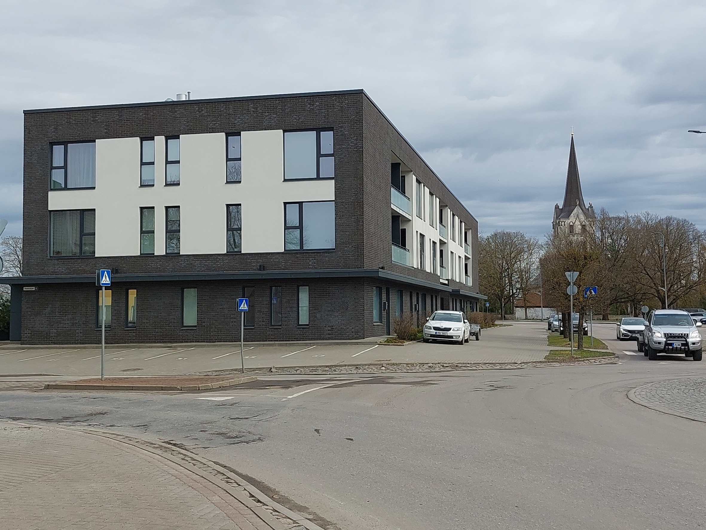 Keskväljak Keilas. Harju Majandusühisuse kauplus rephoto