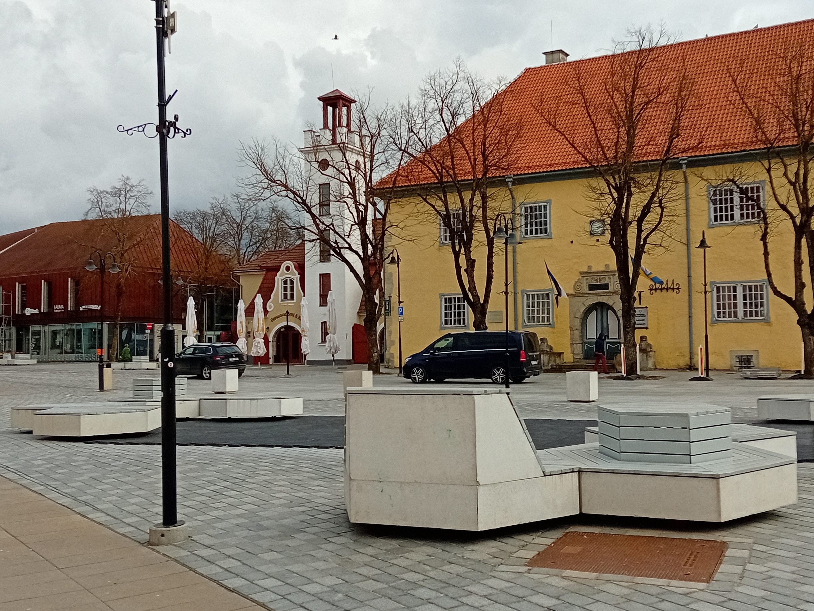 View of Tallinn Street S-side from the corner of the Court of Justice towards o. On the left the building of Tallinn tn 2 rephoto