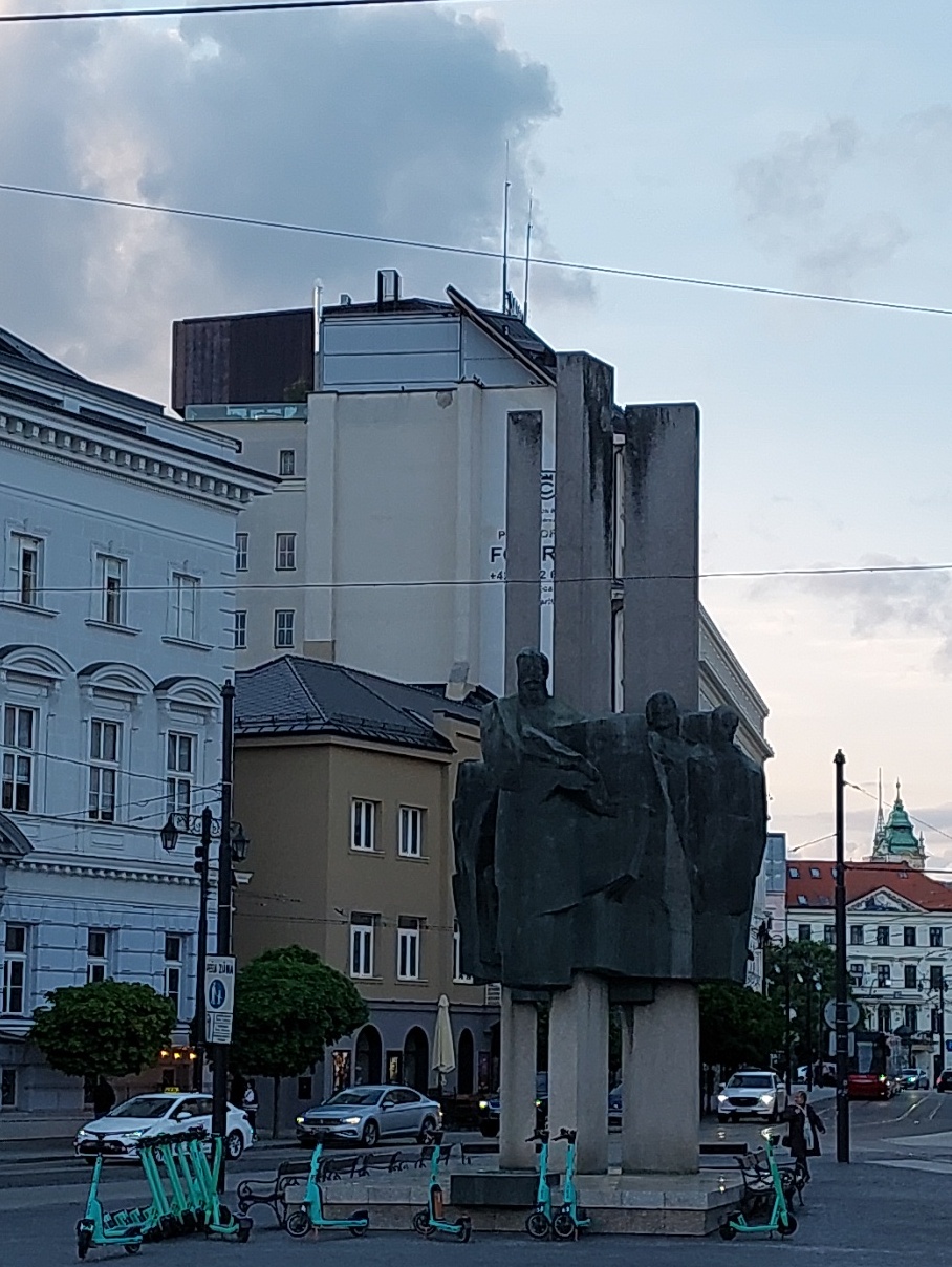 Maria Theresia-Denkmal in Preßburg - lang rephoto