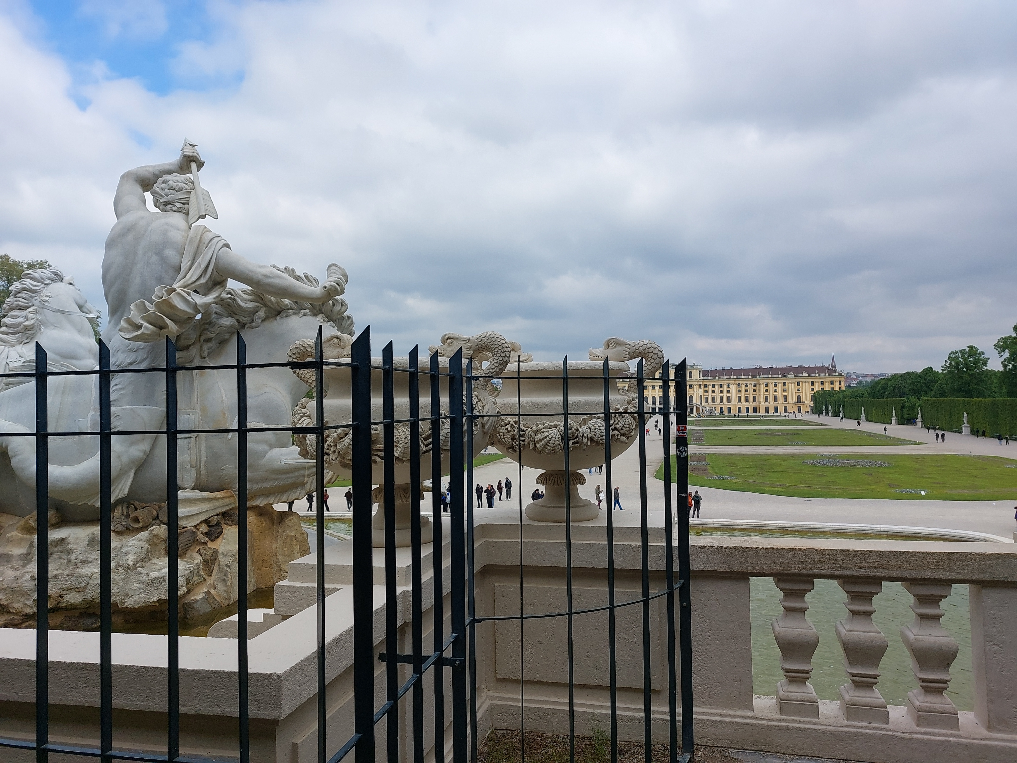No. 42. Vienna - Schönbrunn Palace. - View of the Schönbrunn Palace in Vienna, Austria. rephoto