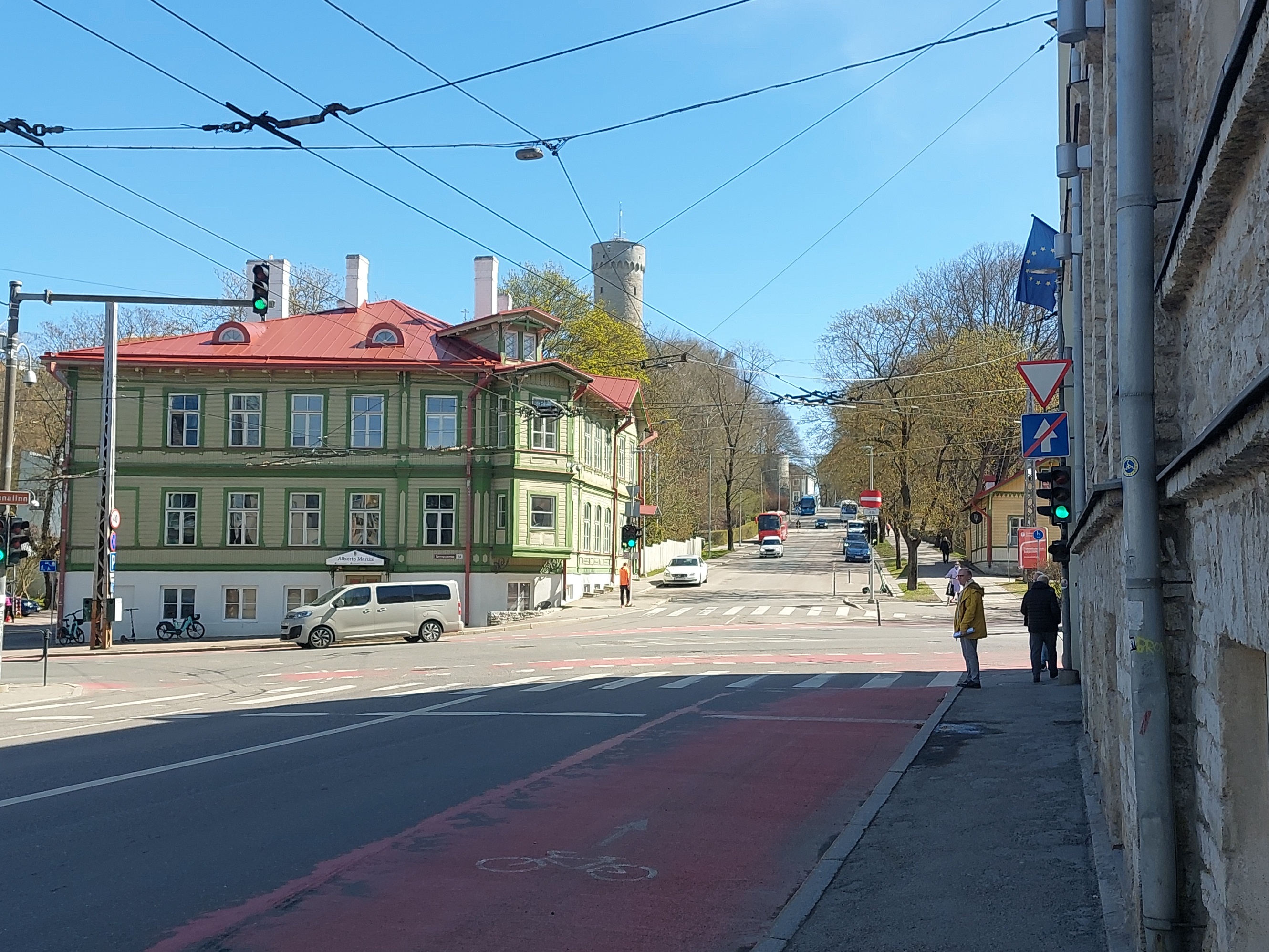 Vaade Nõukogude tänavalt hotellile "Tallinn". rephoto