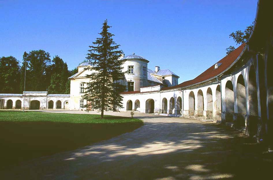 View of Kiltsi manor building, where Kiltsi Main School is located. rephoto