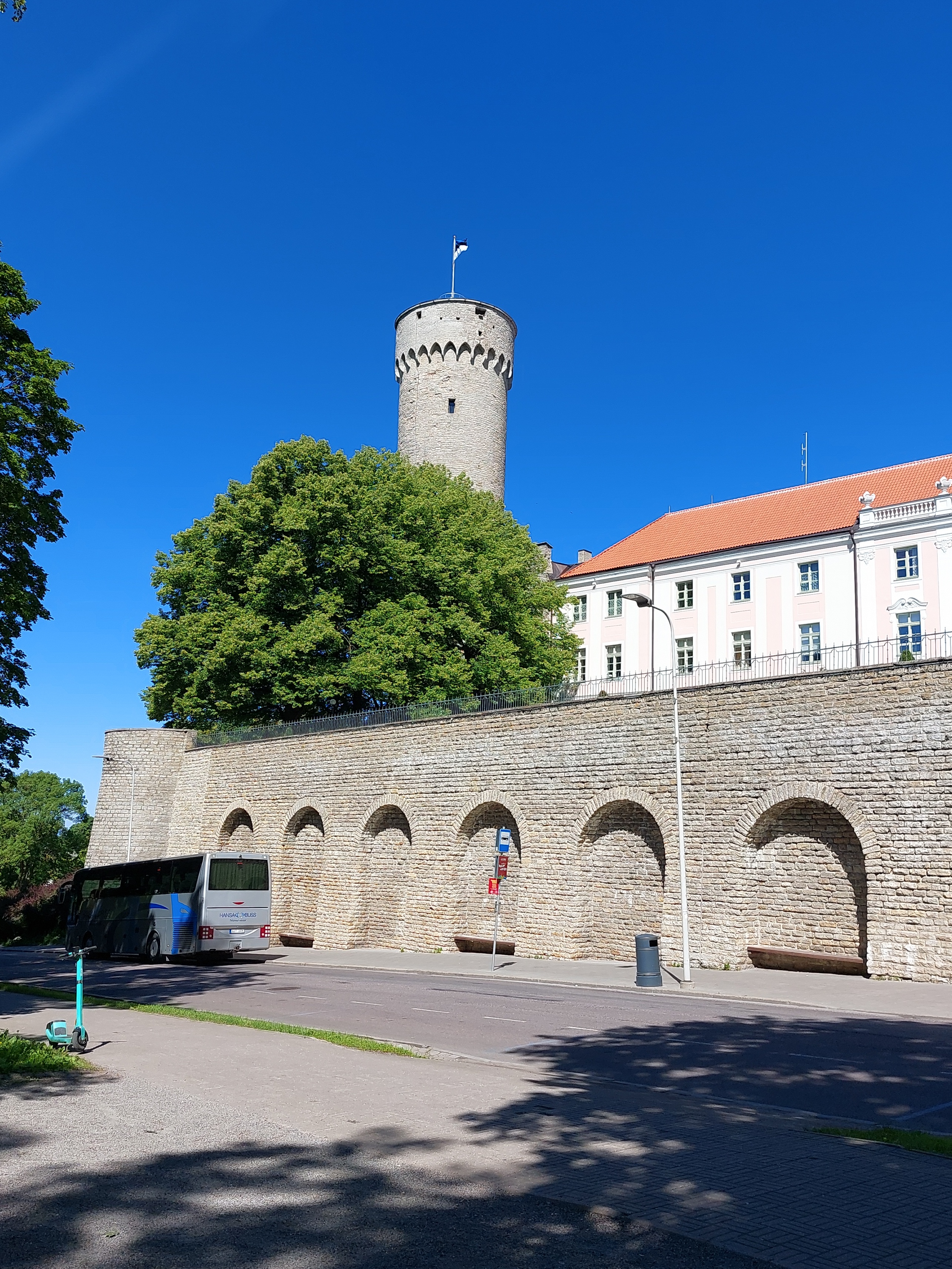Buses on Falgi road in Tallinn rephoto