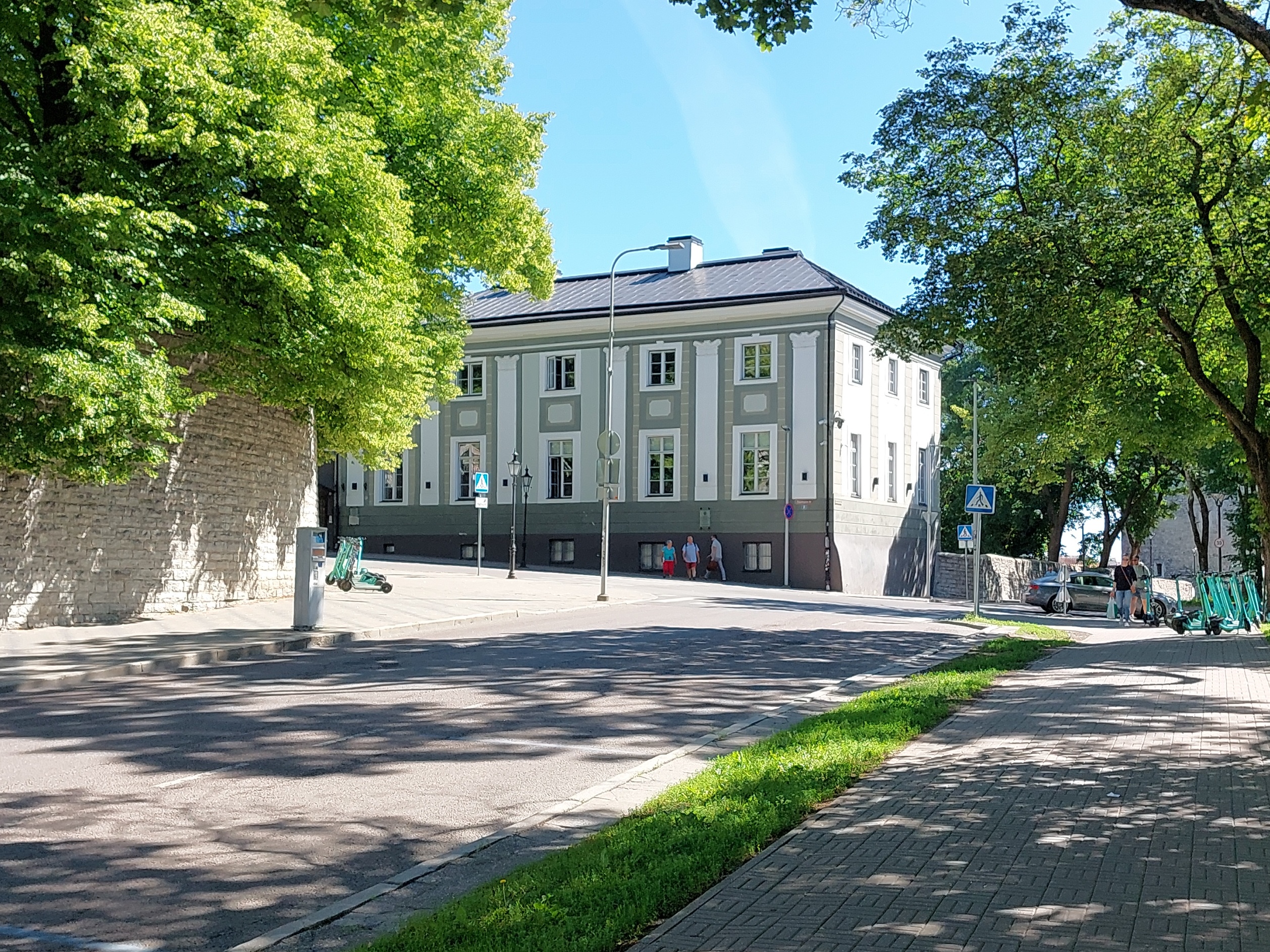 Falgi tee ja Kaarli tänava nurk. Kaarli koguduse maja, kinnistu nr 65. rephoto
