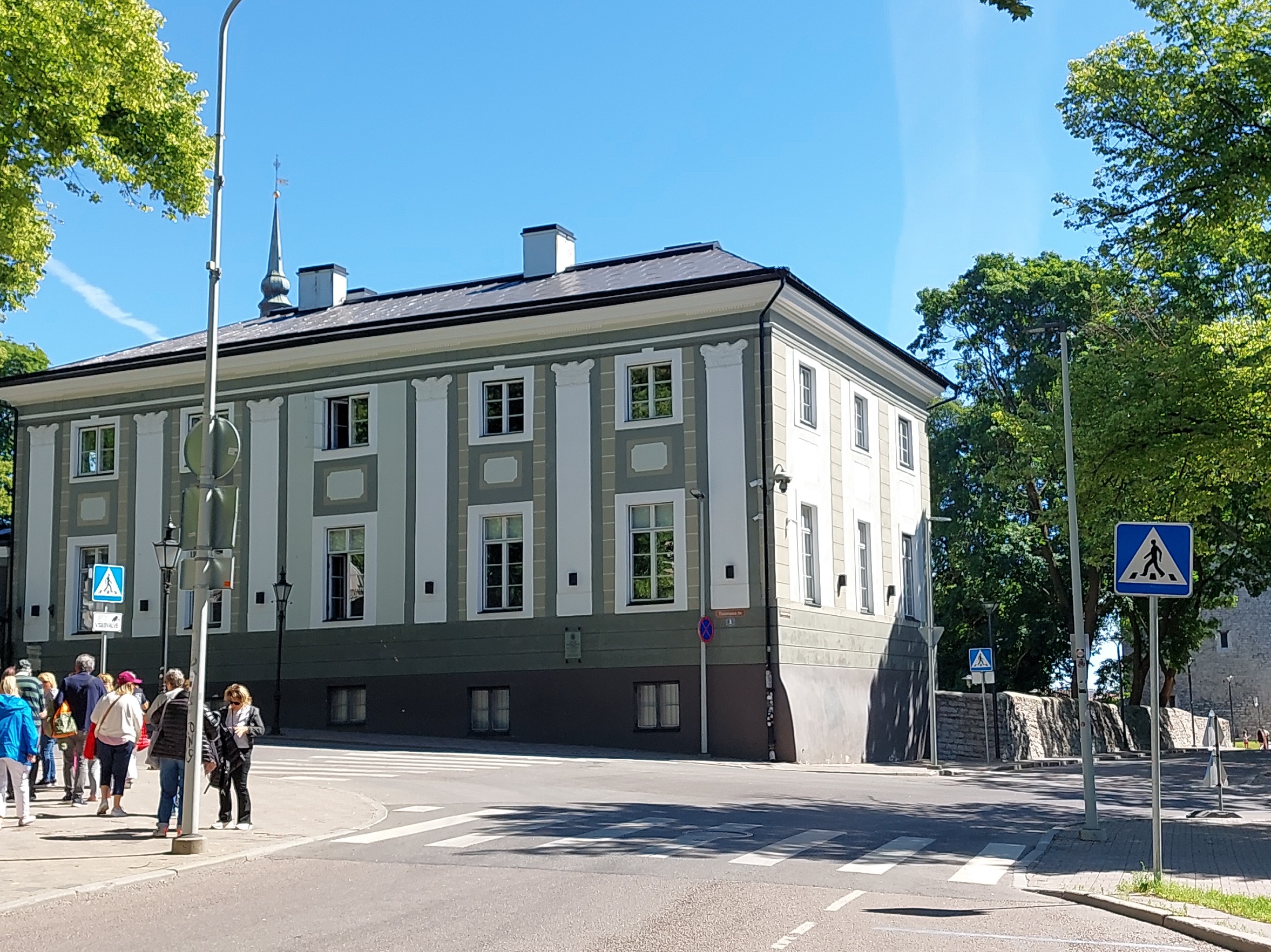 Falgi tea and the corner of Kaarli Street, the house of Kaarli County. rephoto