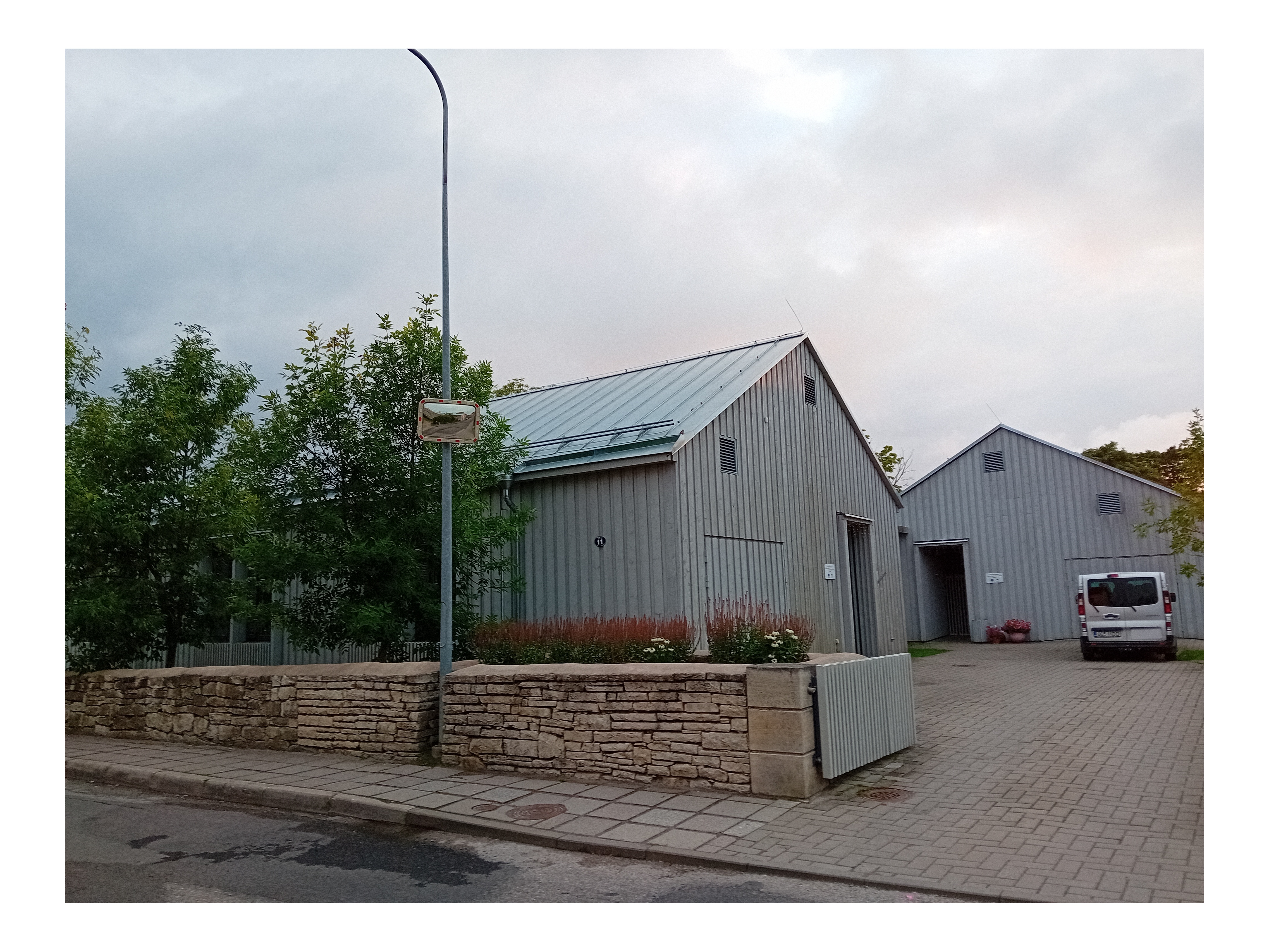 Kuressaare peremajad Tolli ja Kohtu tn nurgal. Arhitektuuribüroo Kavakava, arhitektid Siiri Vallner, Katrin Koov, Kaire Nõmm rephoto