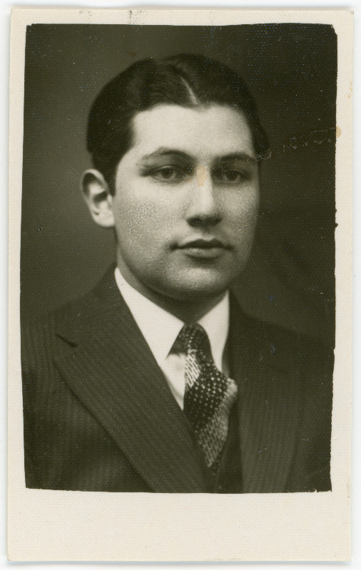 Bakscht, David, sünd 1912. Portreefoto - Ajapaik